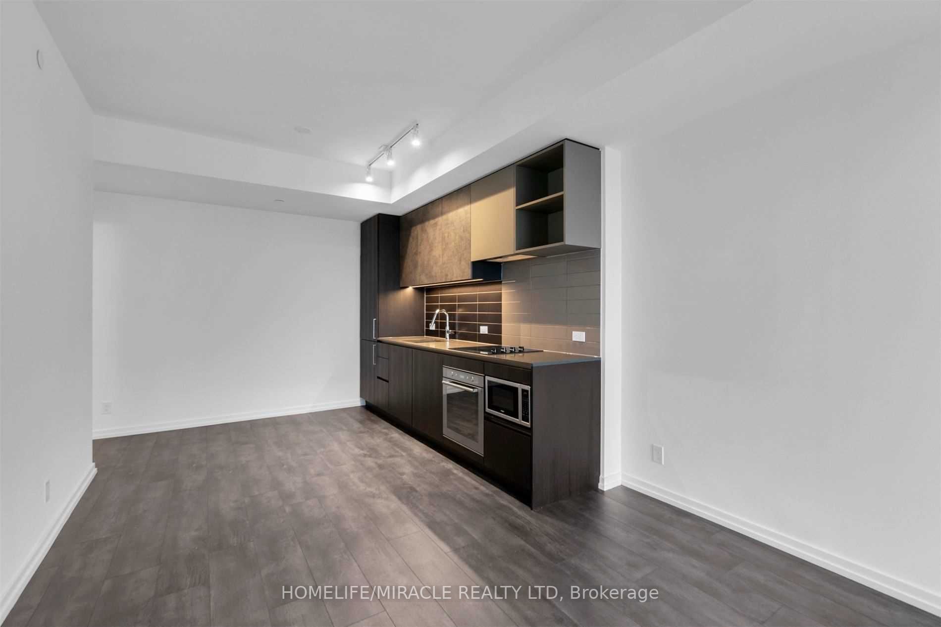 1000 Portage Pkwy, #501