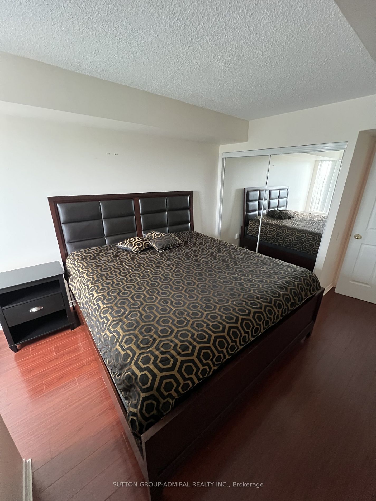 1 Emerald Lane, #506