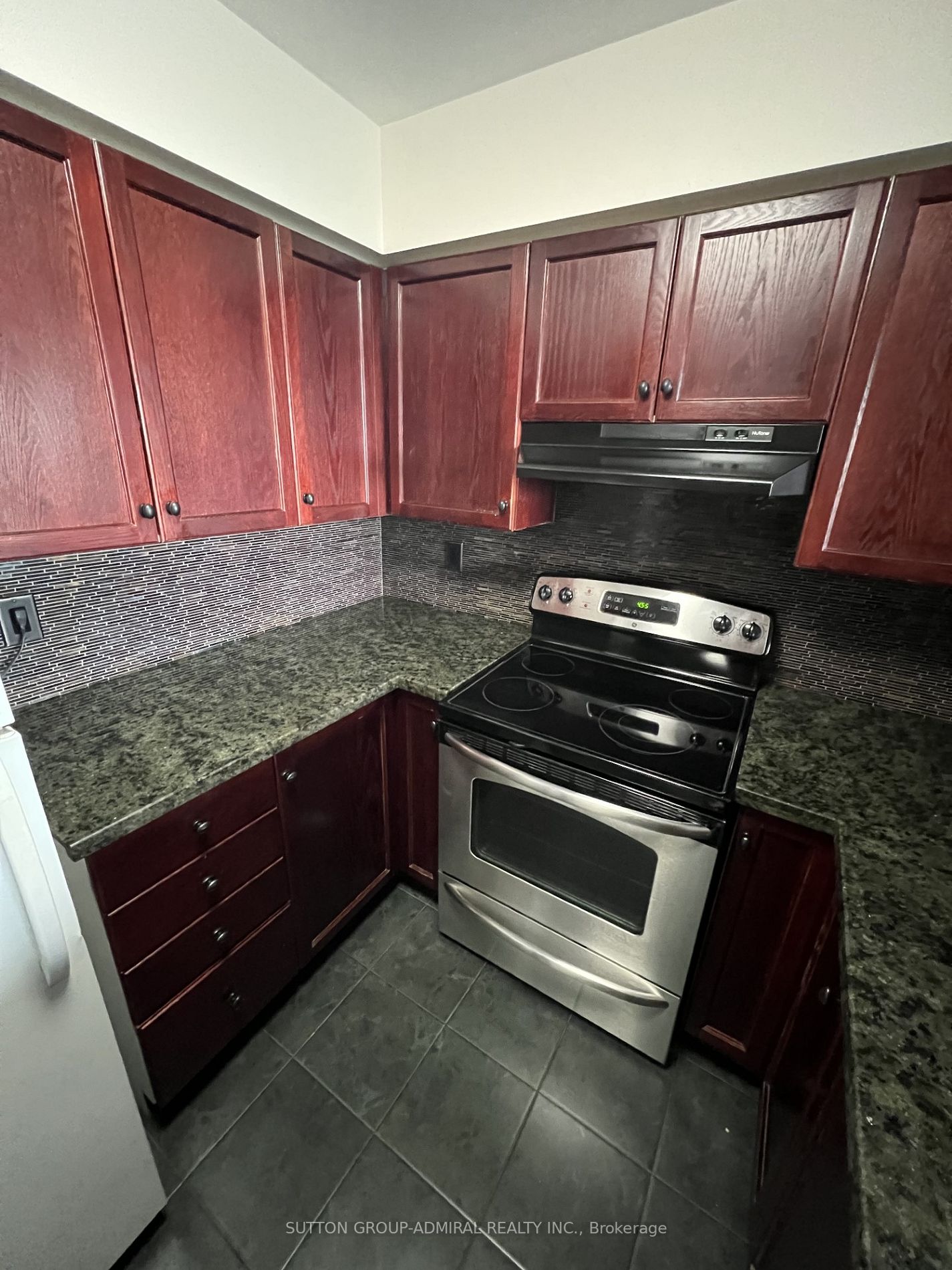1 Emerald Lane, #506