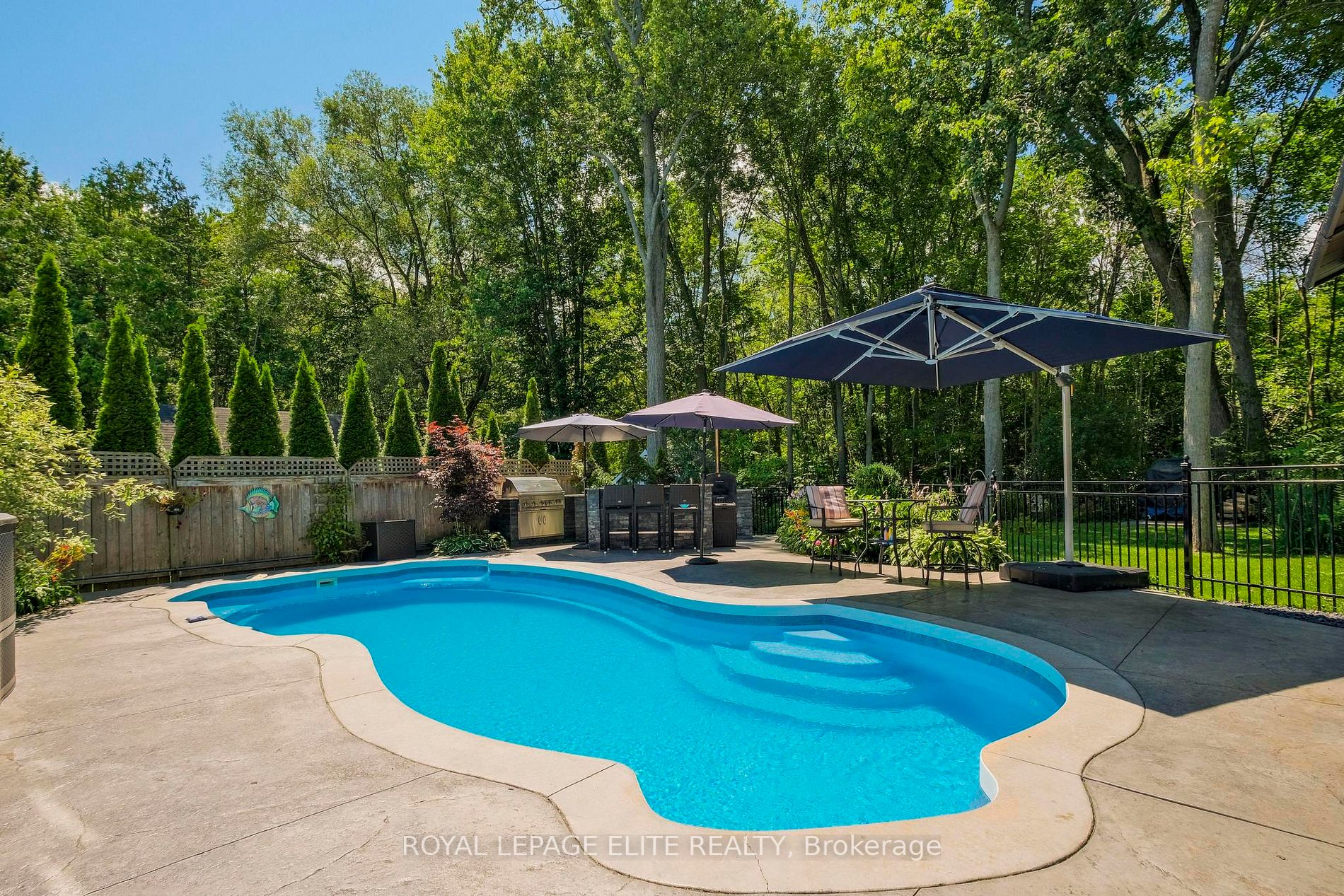 713 Lake Dr E