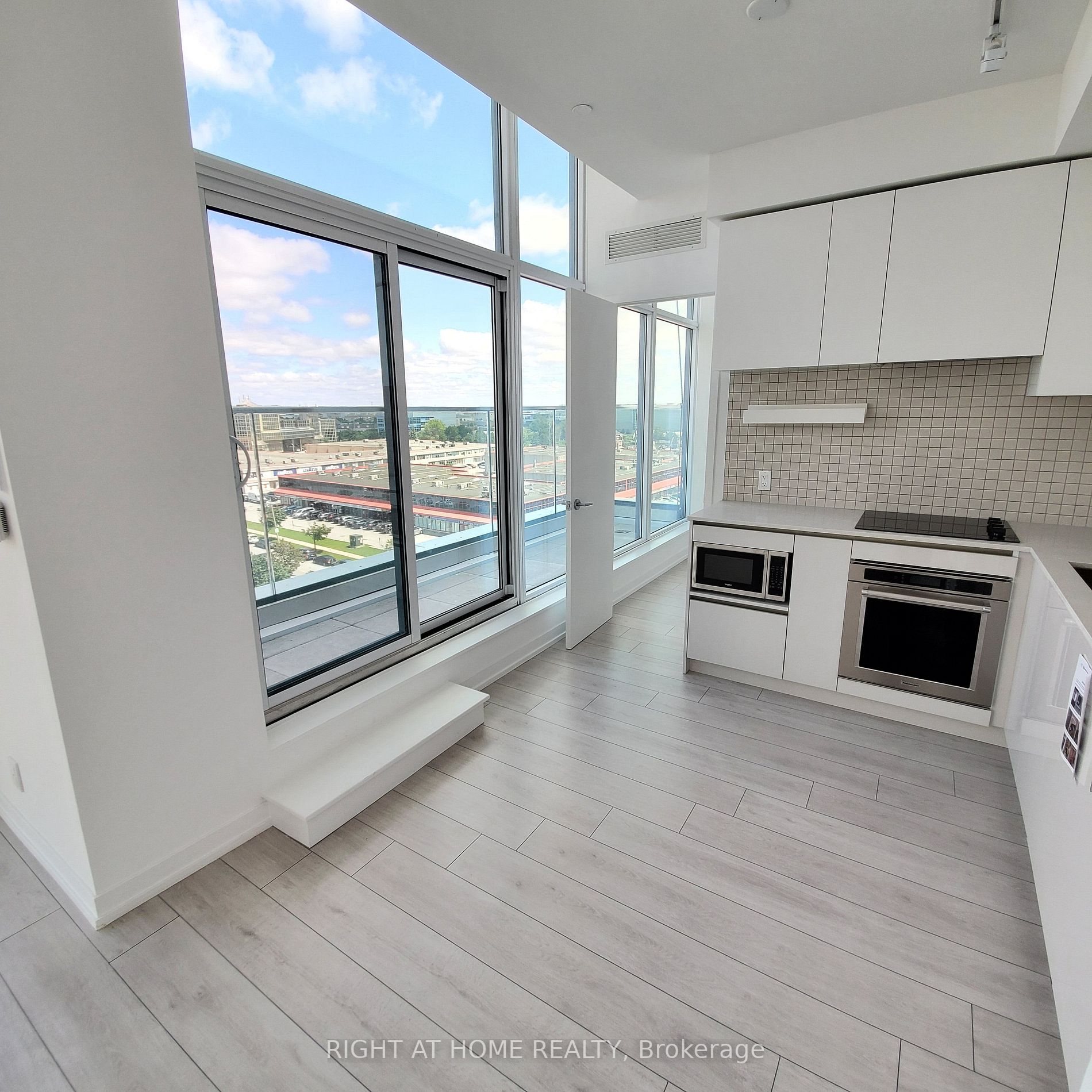 950 Portage Parkway #808