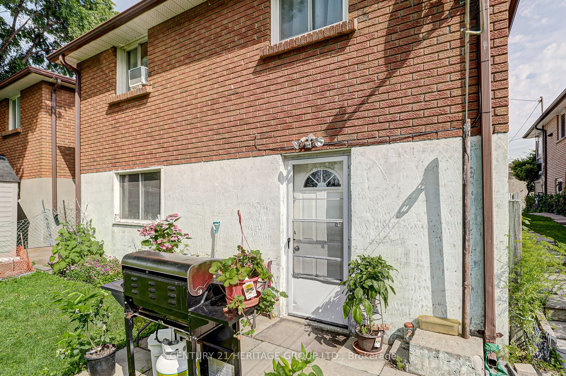 128 Centre St