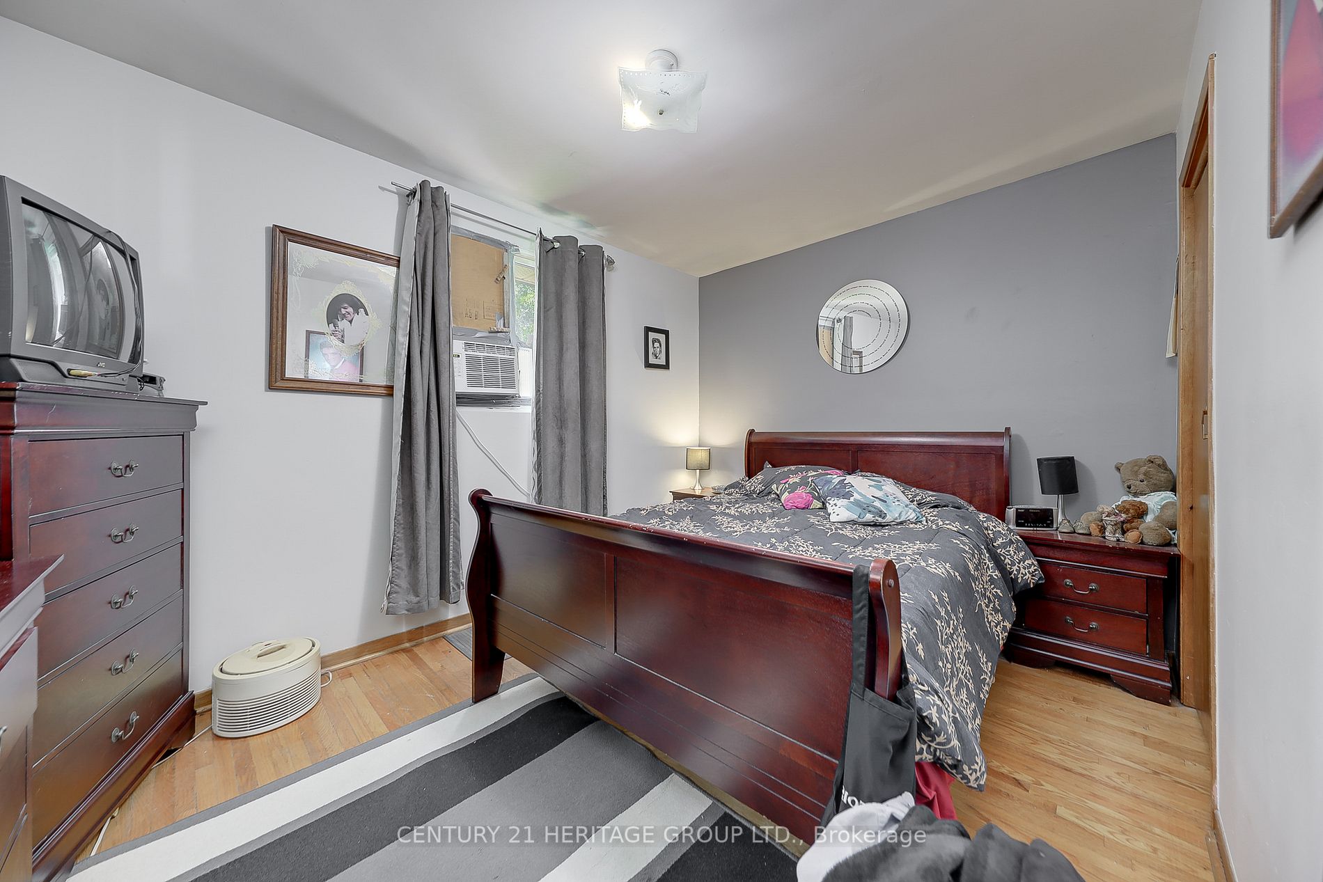 128 Centre St