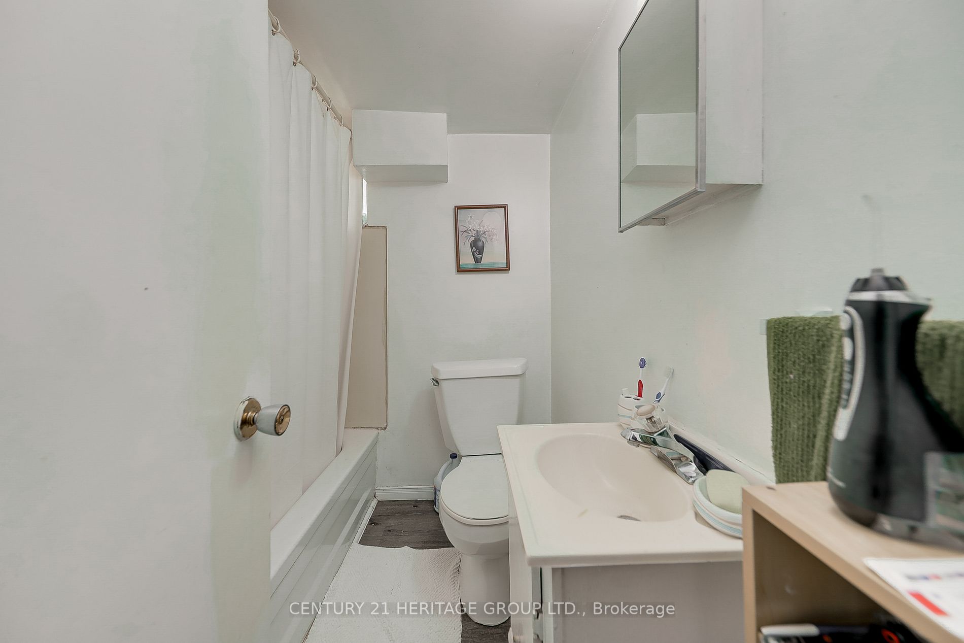 128 Centre St