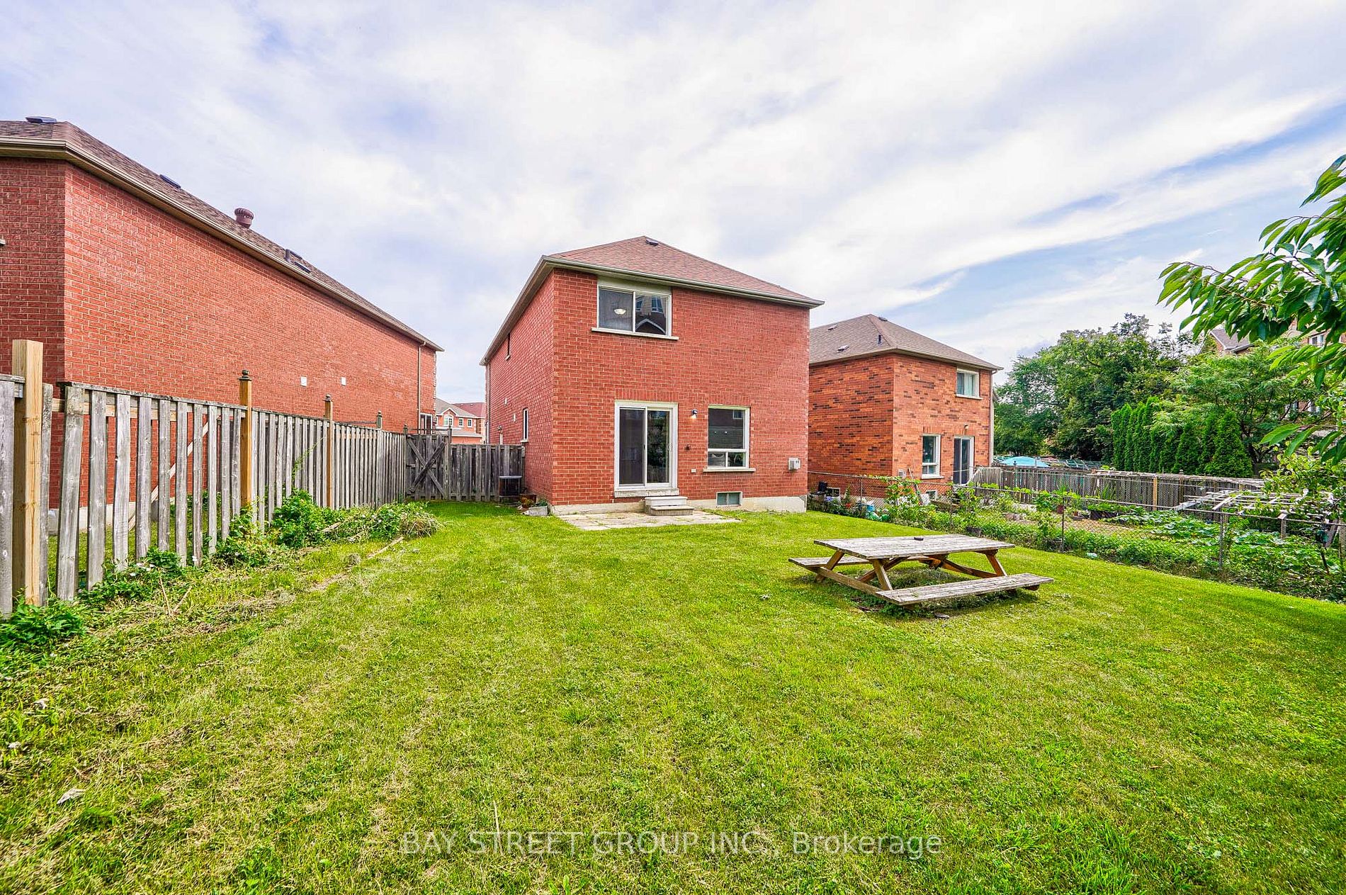 51 Manston Cres
