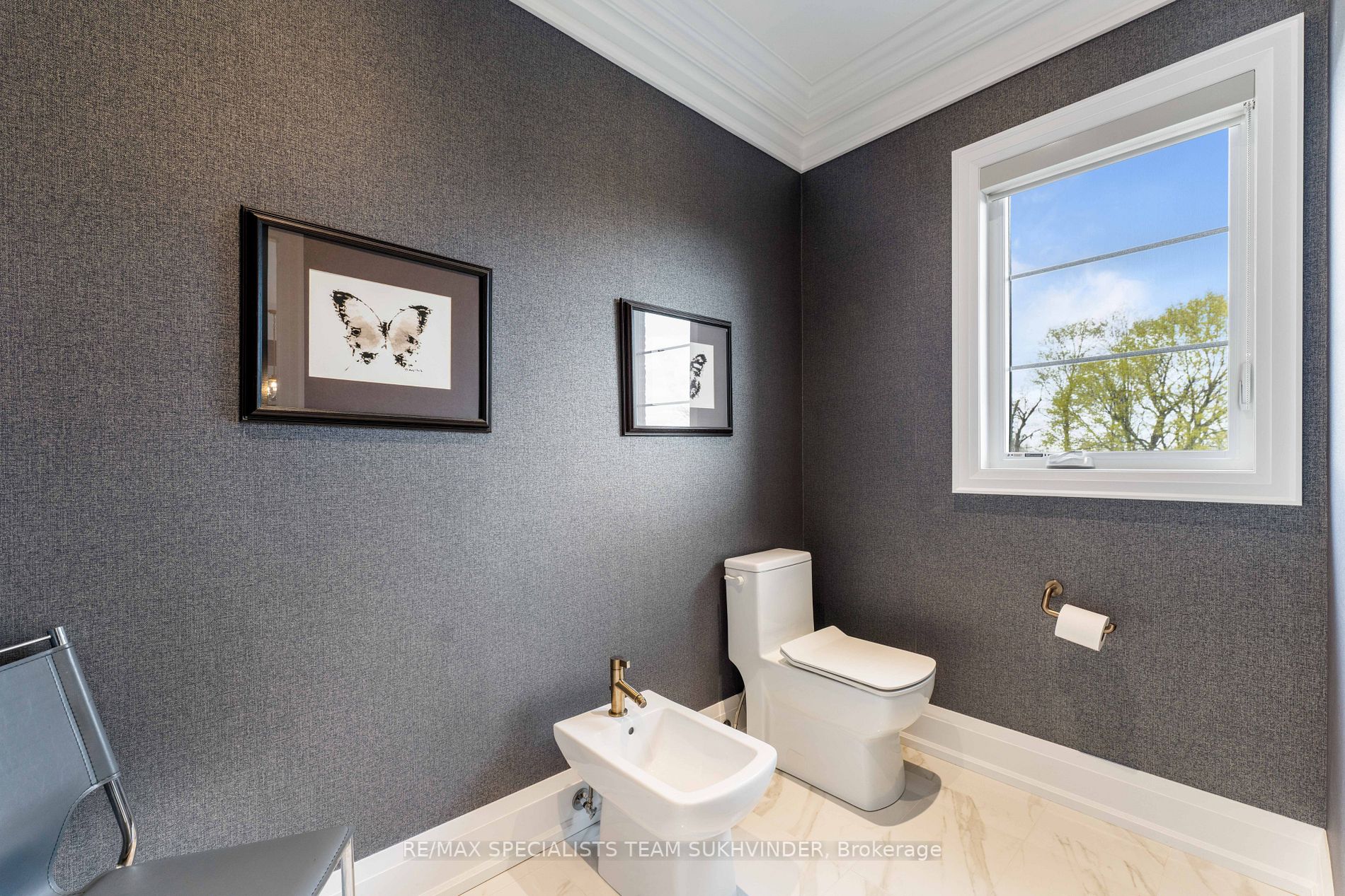 103 Carmichael Cres
