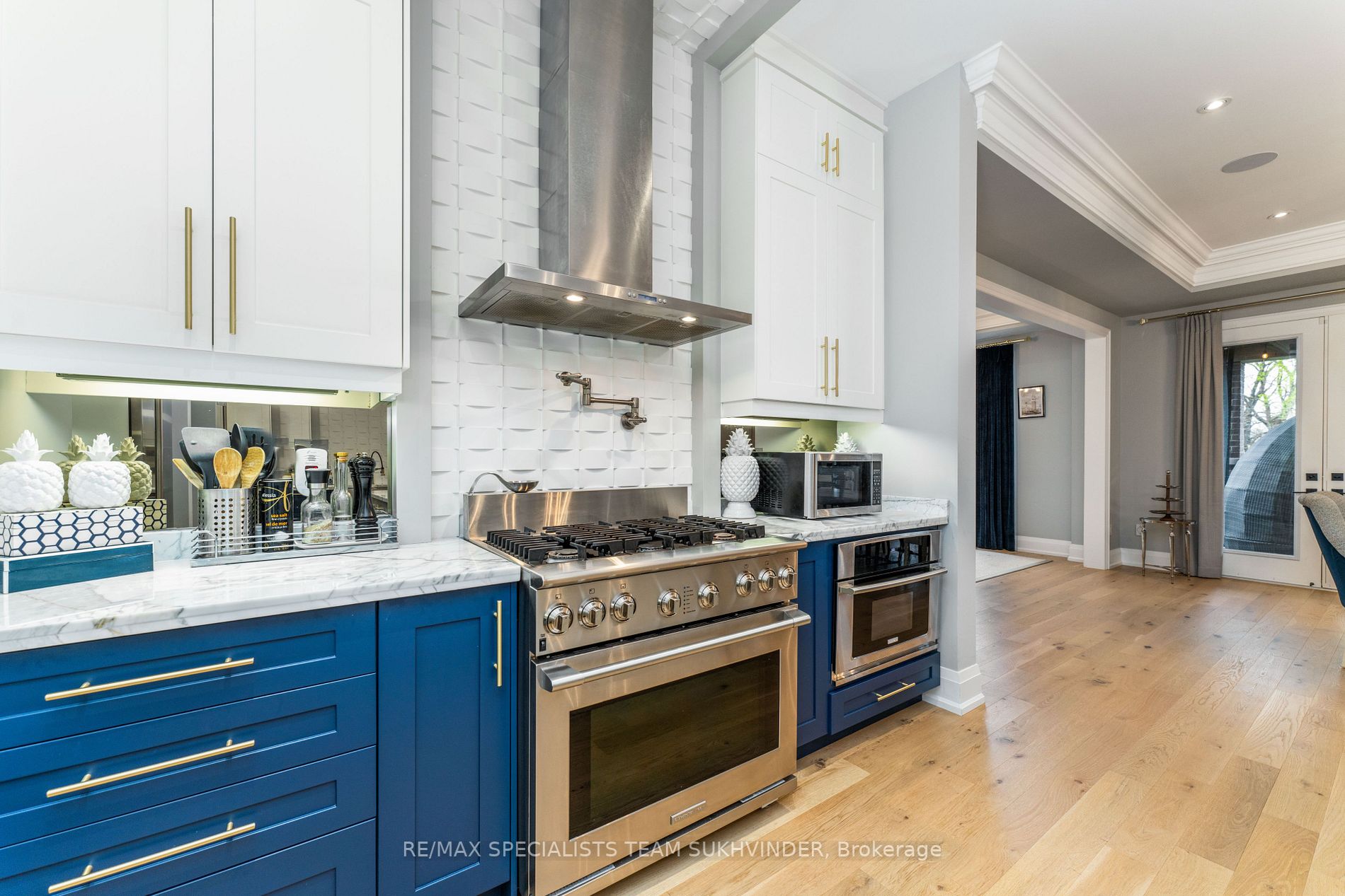 103 Carmichael Cres