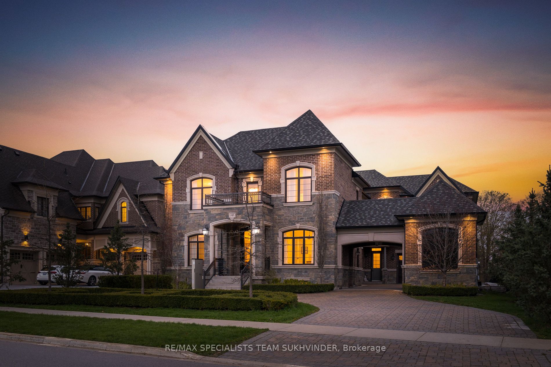103 Carmichael Cres