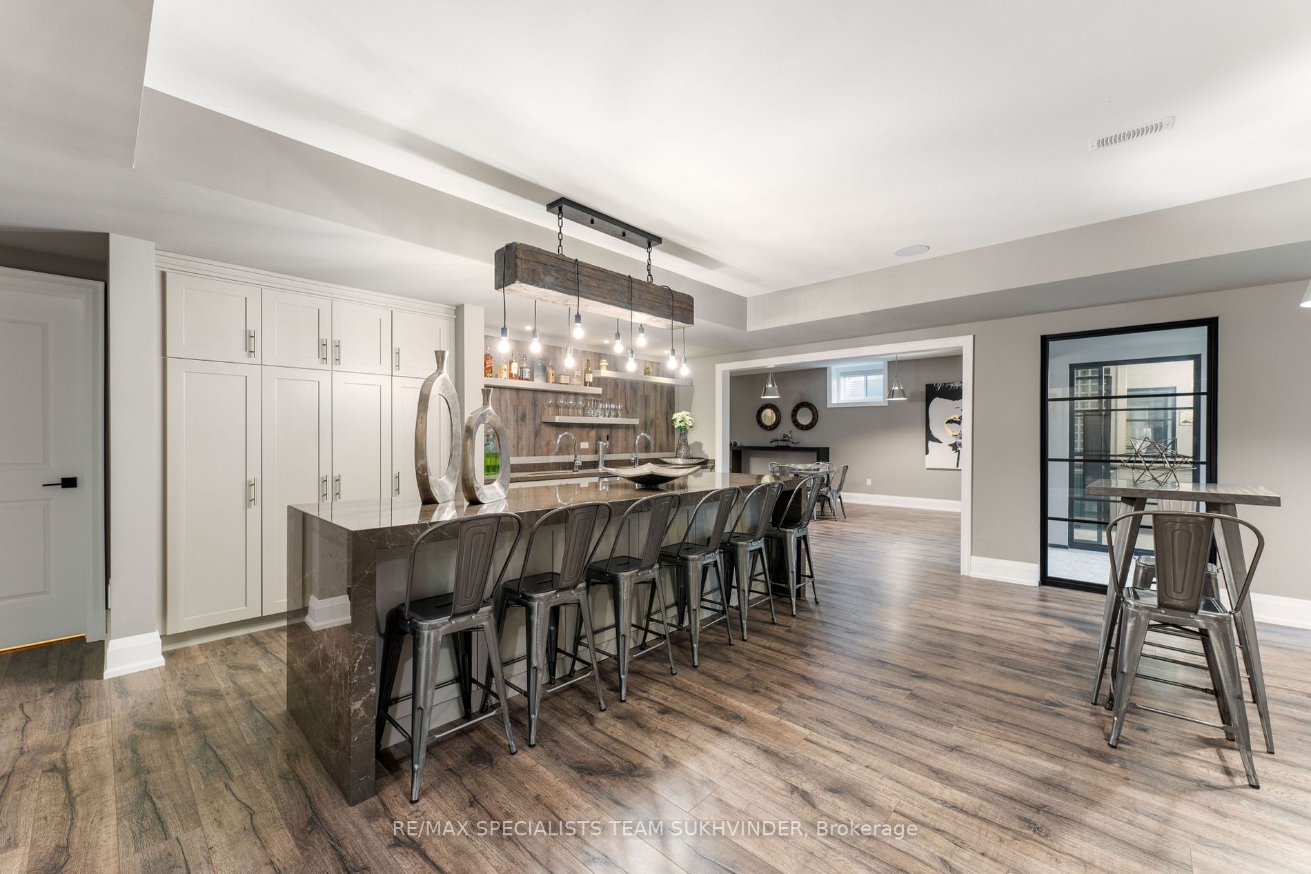 103 Carmichael Cres