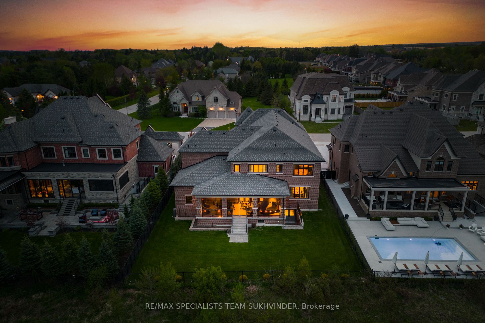 103 Carmichael Cres