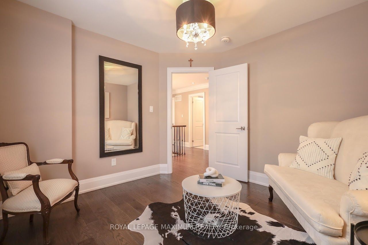 167 Chelsea Cres