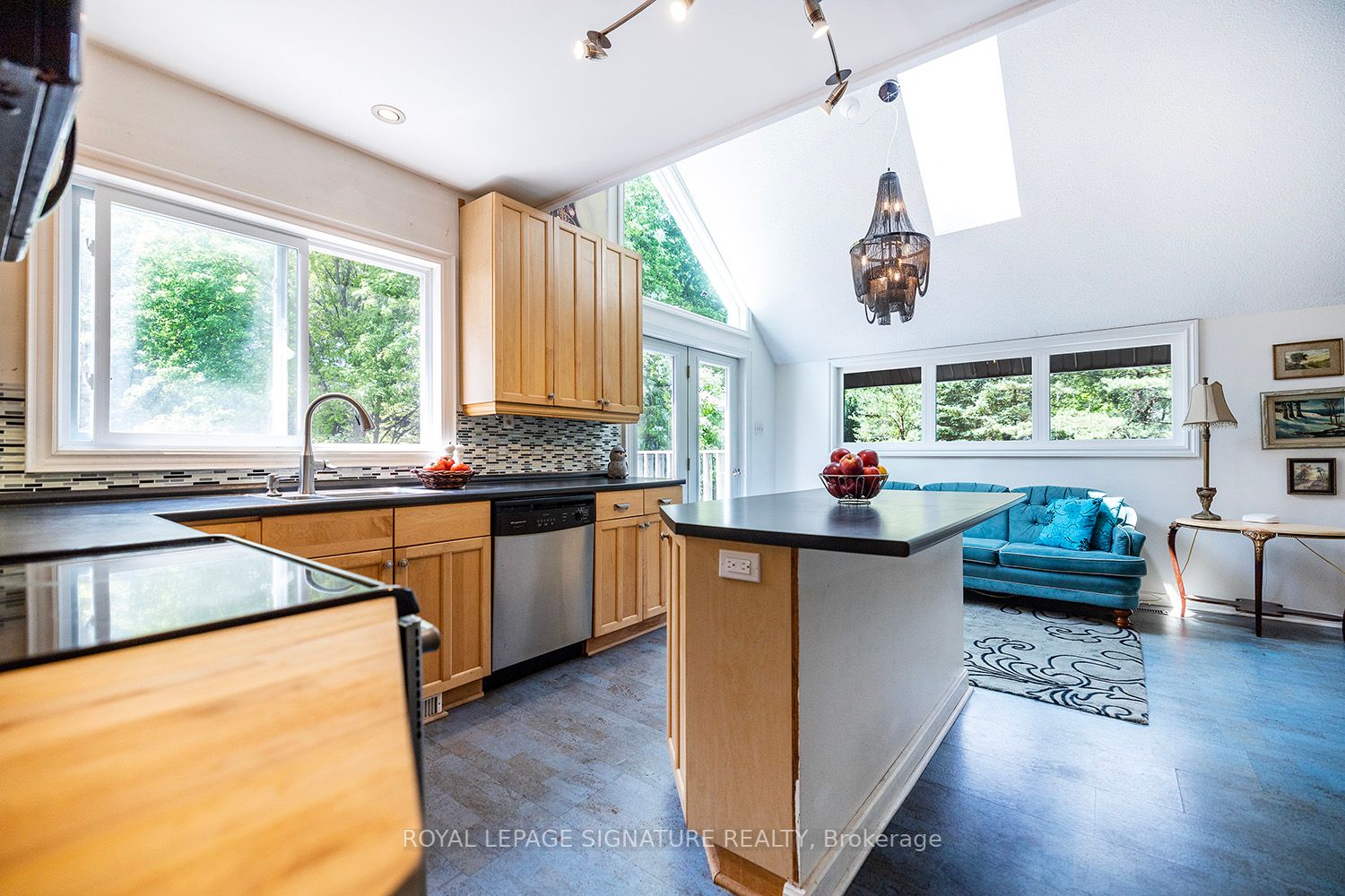 435 Feasby Rd