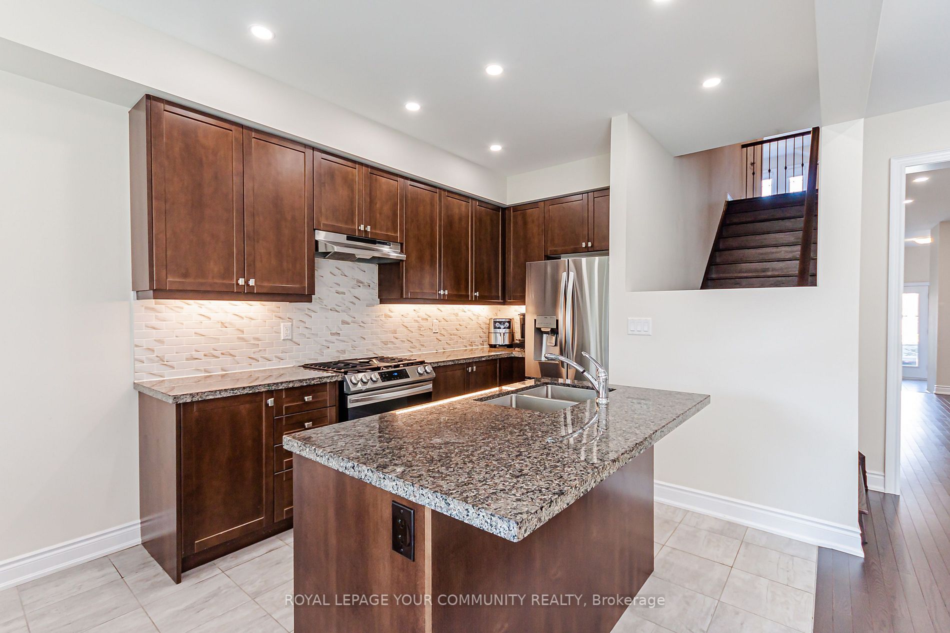 14 Memorial Crt