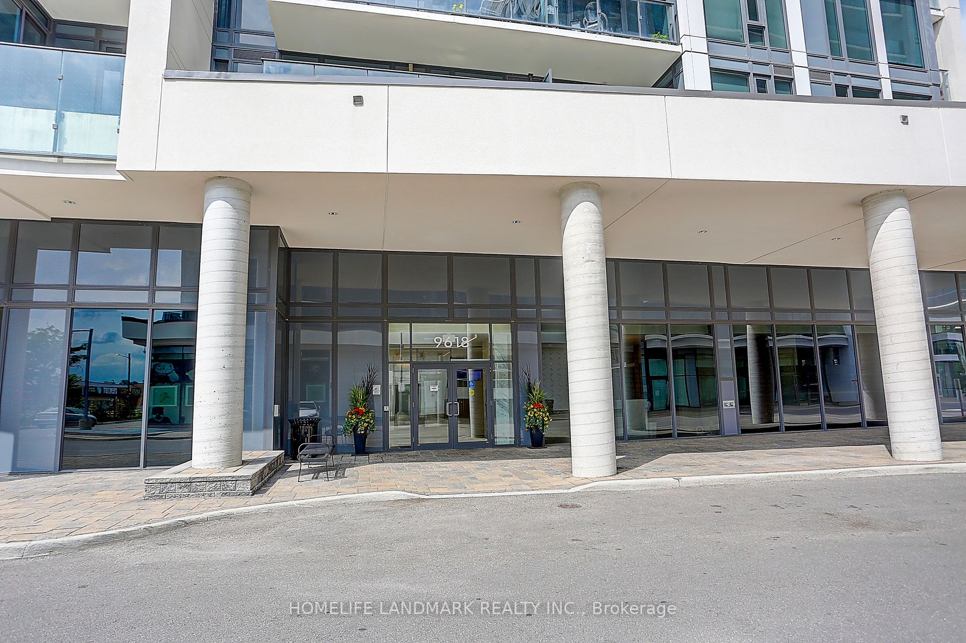 9618 Yonge St, #608