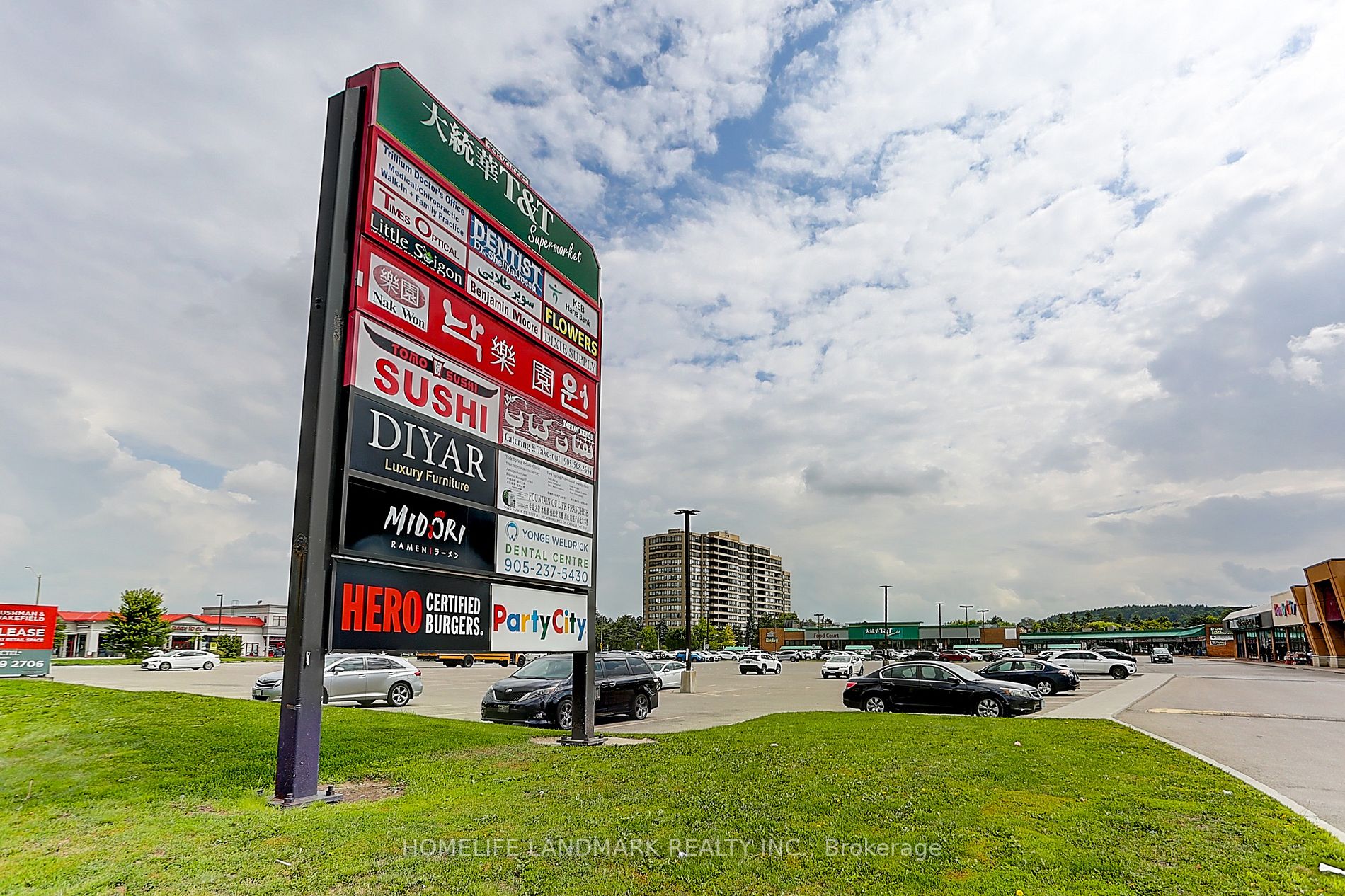 9618 Yonge St, #608