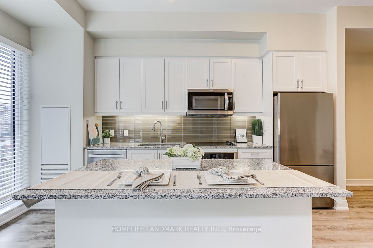 9618 Yonge St, #608