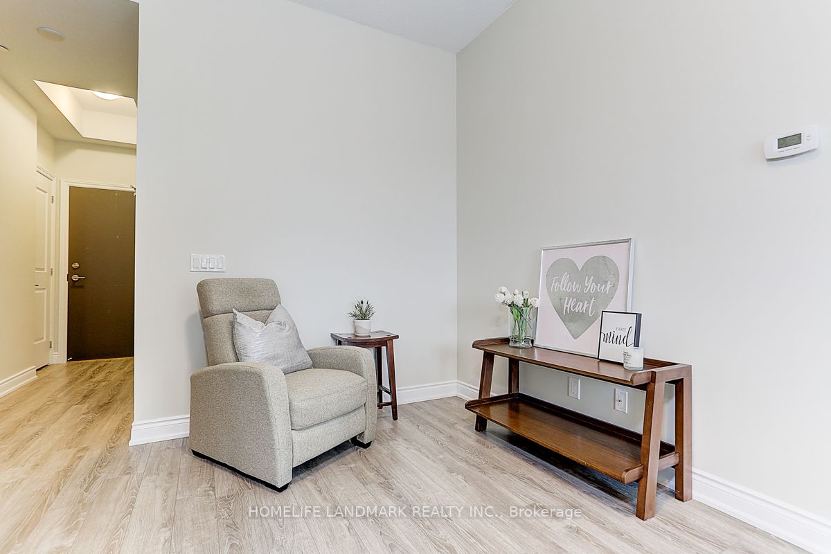 9618 Yonge St, #608