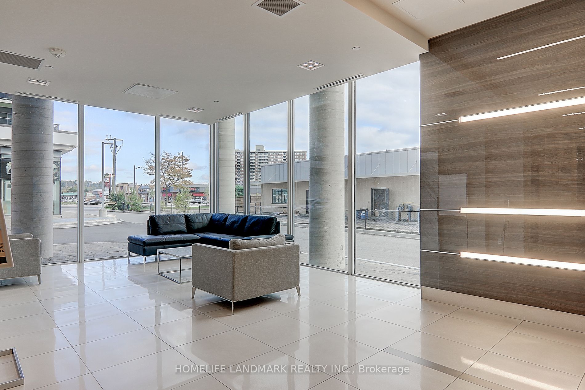 9618 Yonge St, #608