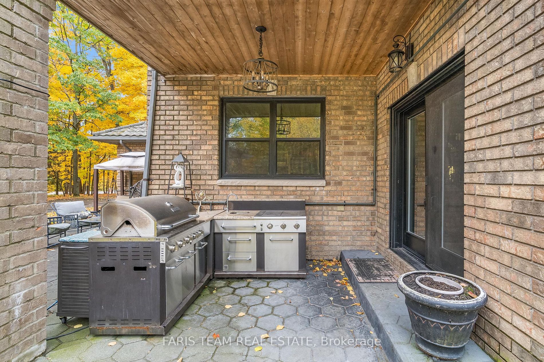 1826 Quantz Cres