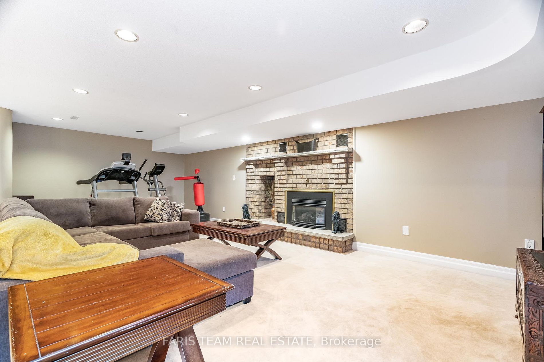 1826 Quantz Cres