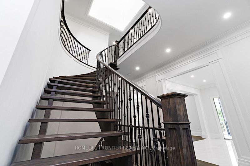 70 Langstaff Rd W