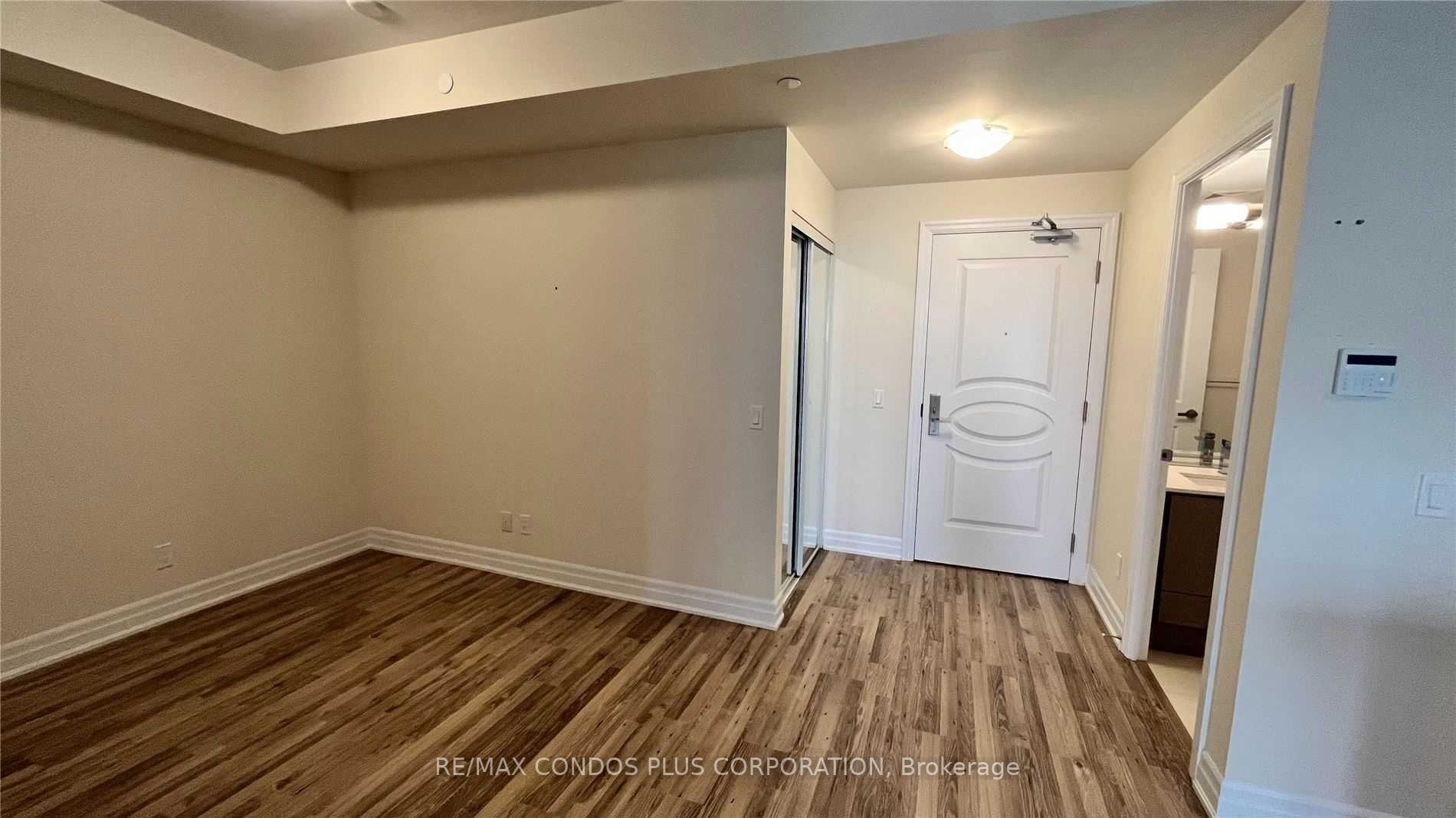 9075 Jane St, #407
