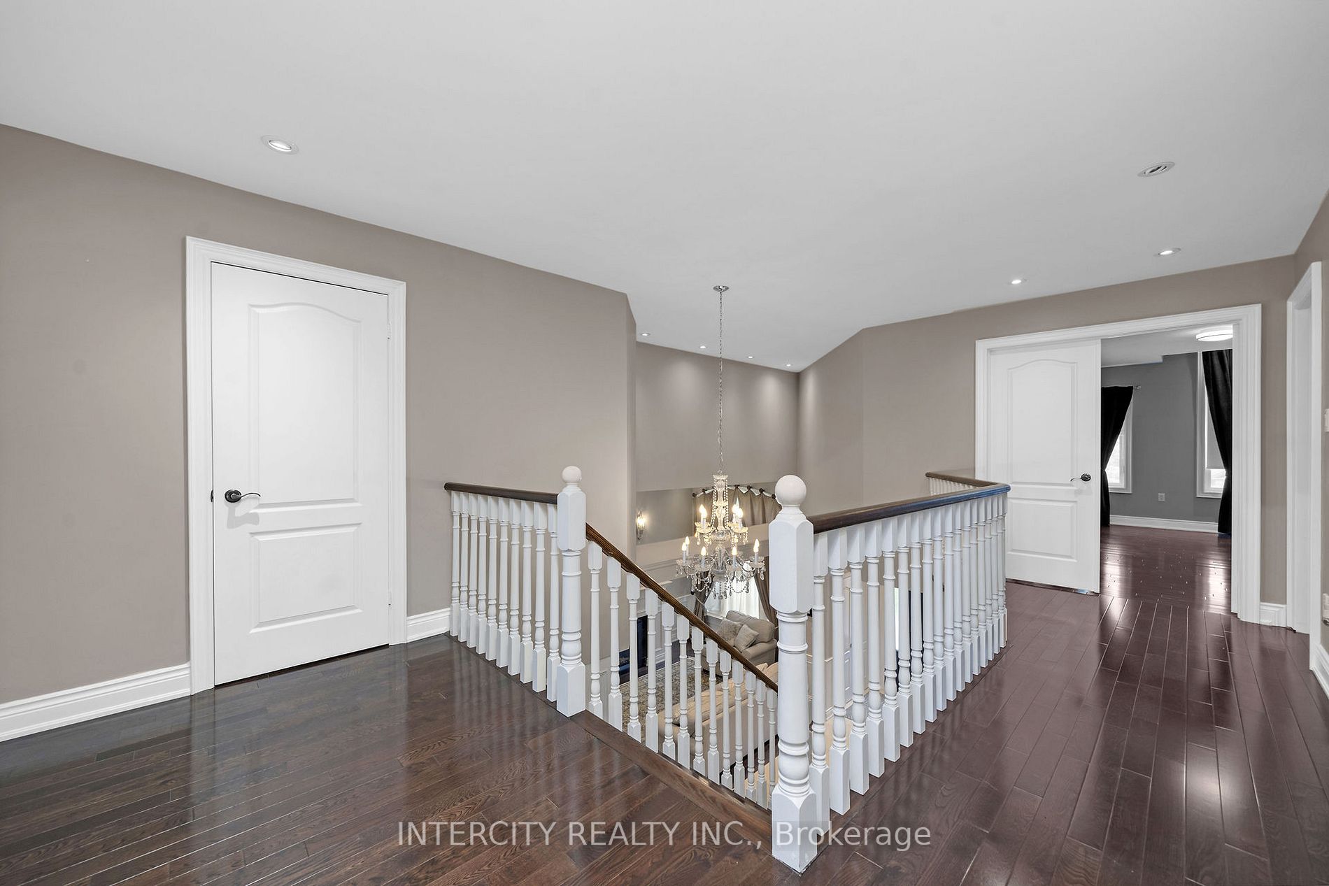 1 Kimber Cres