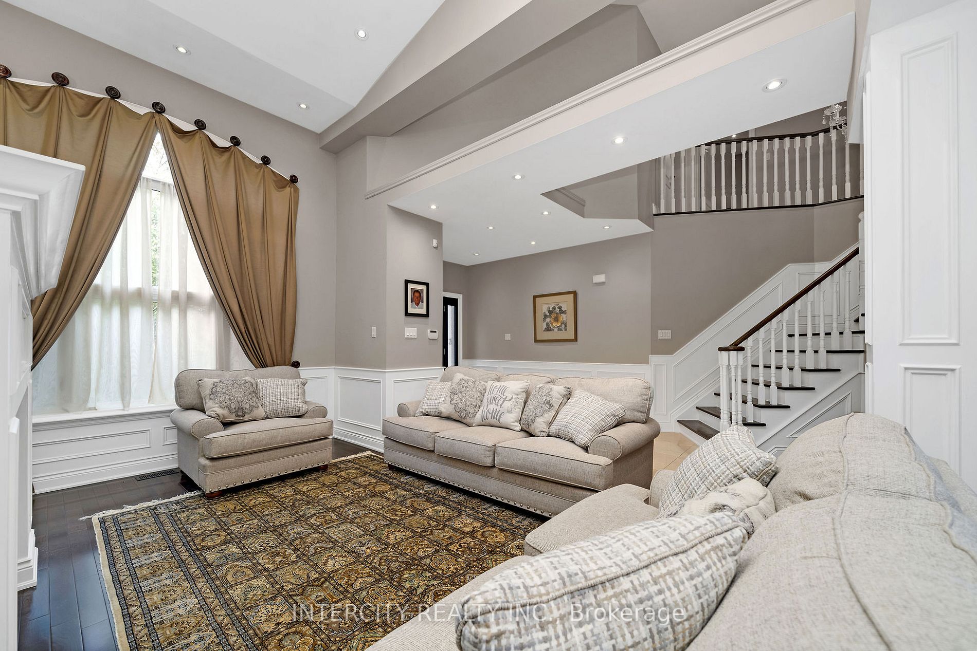 1 Kimber Cres