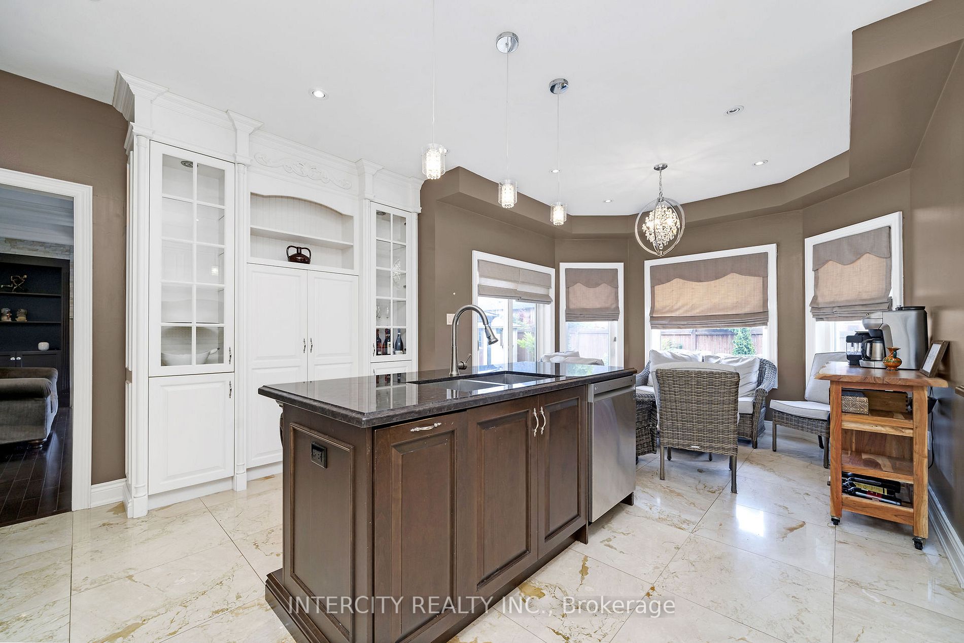 1 Kimber Cres