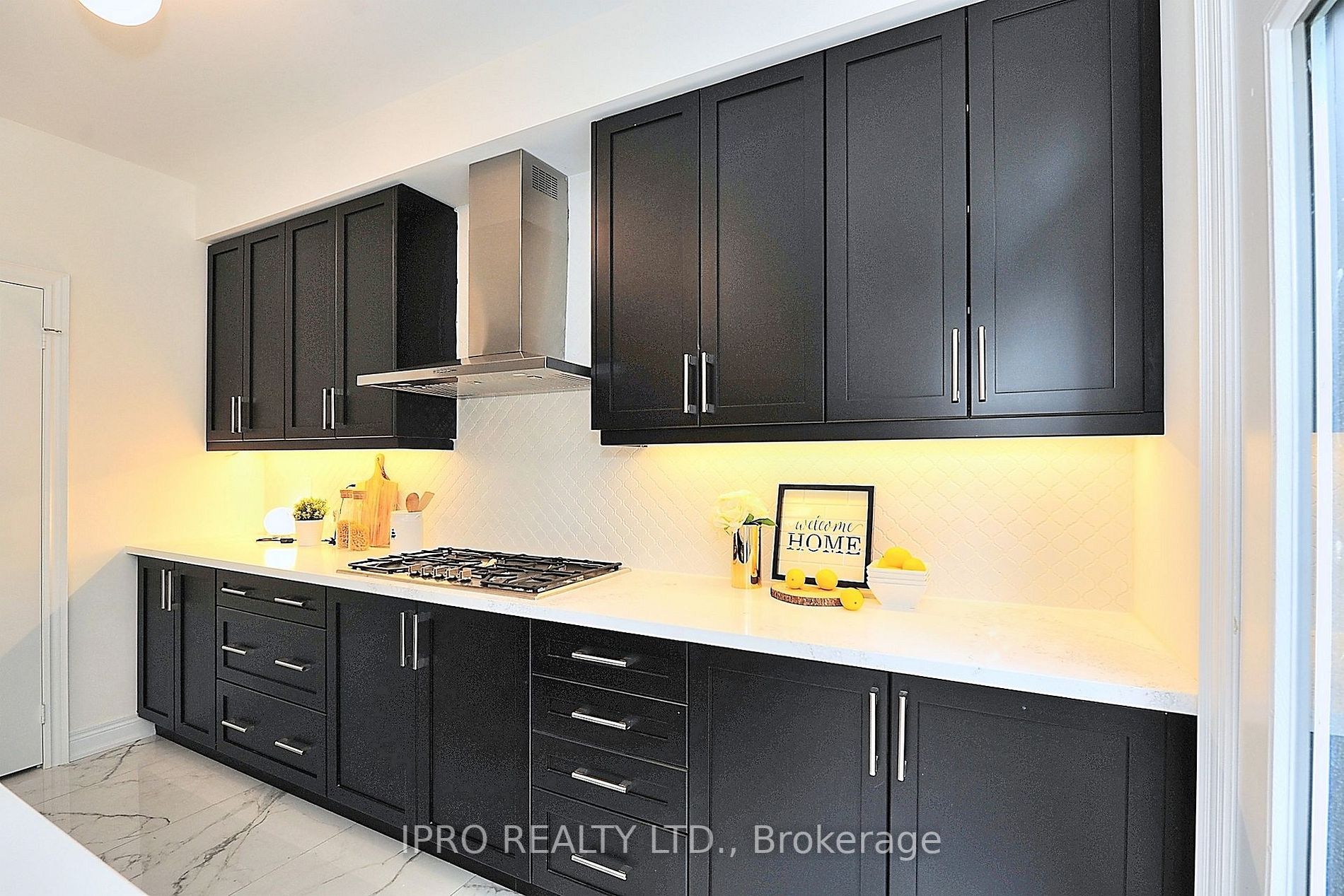 176 Coldwell Bay Circ