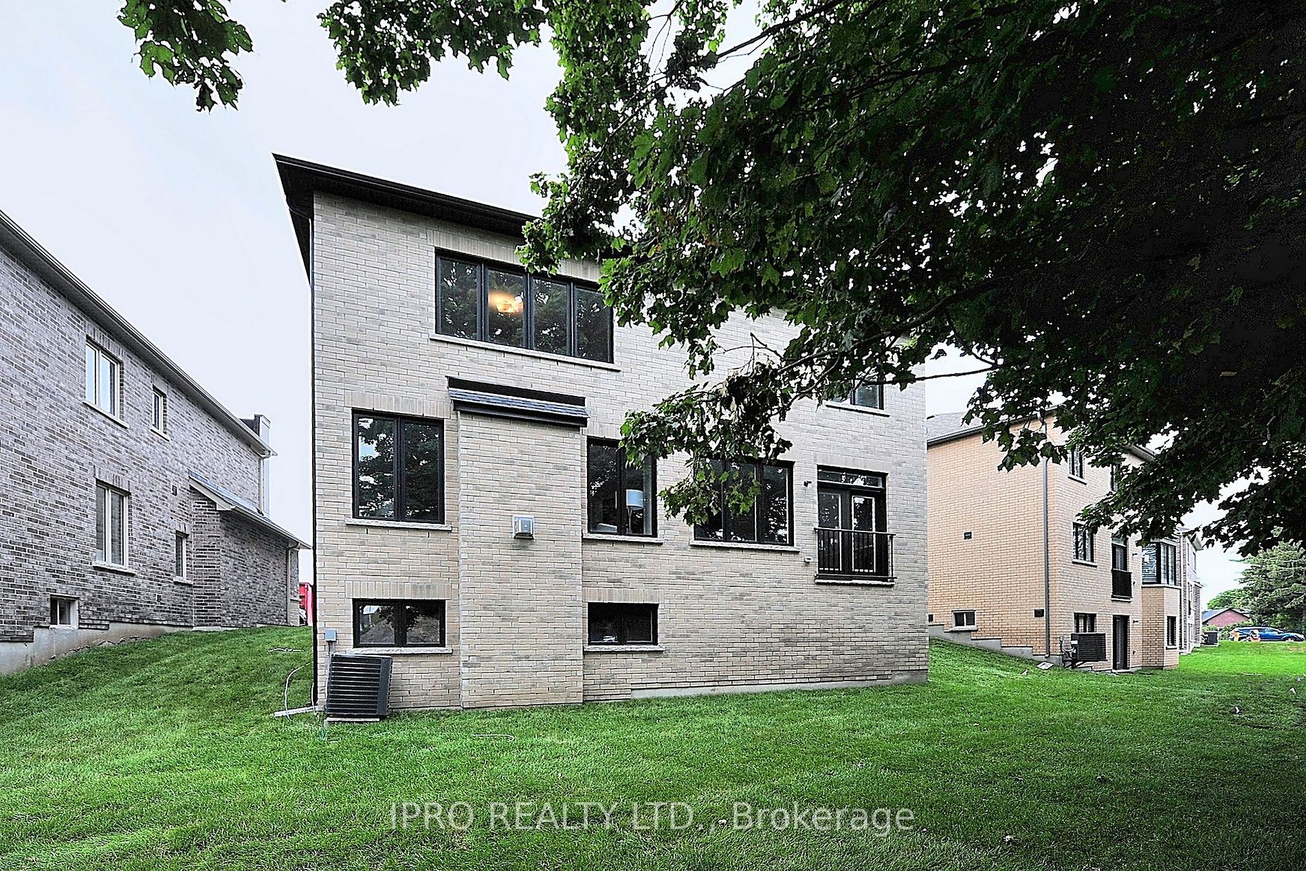 176 Coldwell Bay Circ