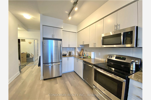 7165 Yonge St, Markham