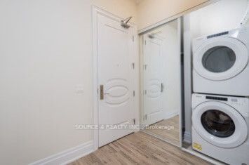9075 Jane St, #112