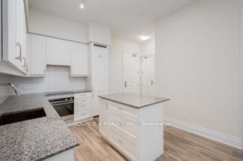9075 Jane St, #112