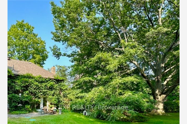 27 Hedge Rd, Georgina