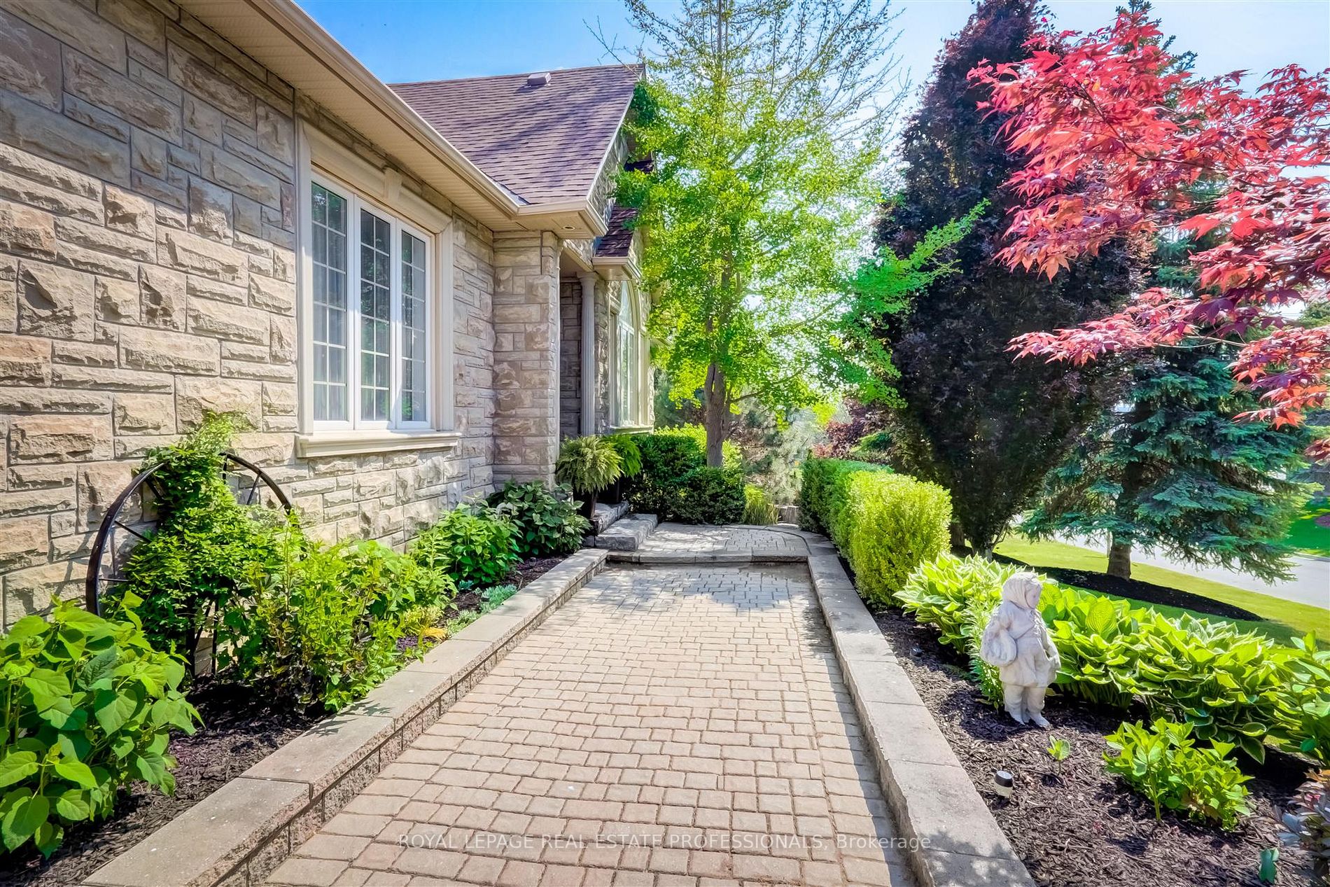 1 Golfview Blvd