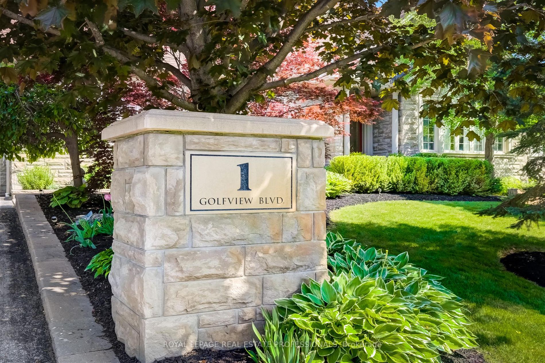 1 Golfview Blvd