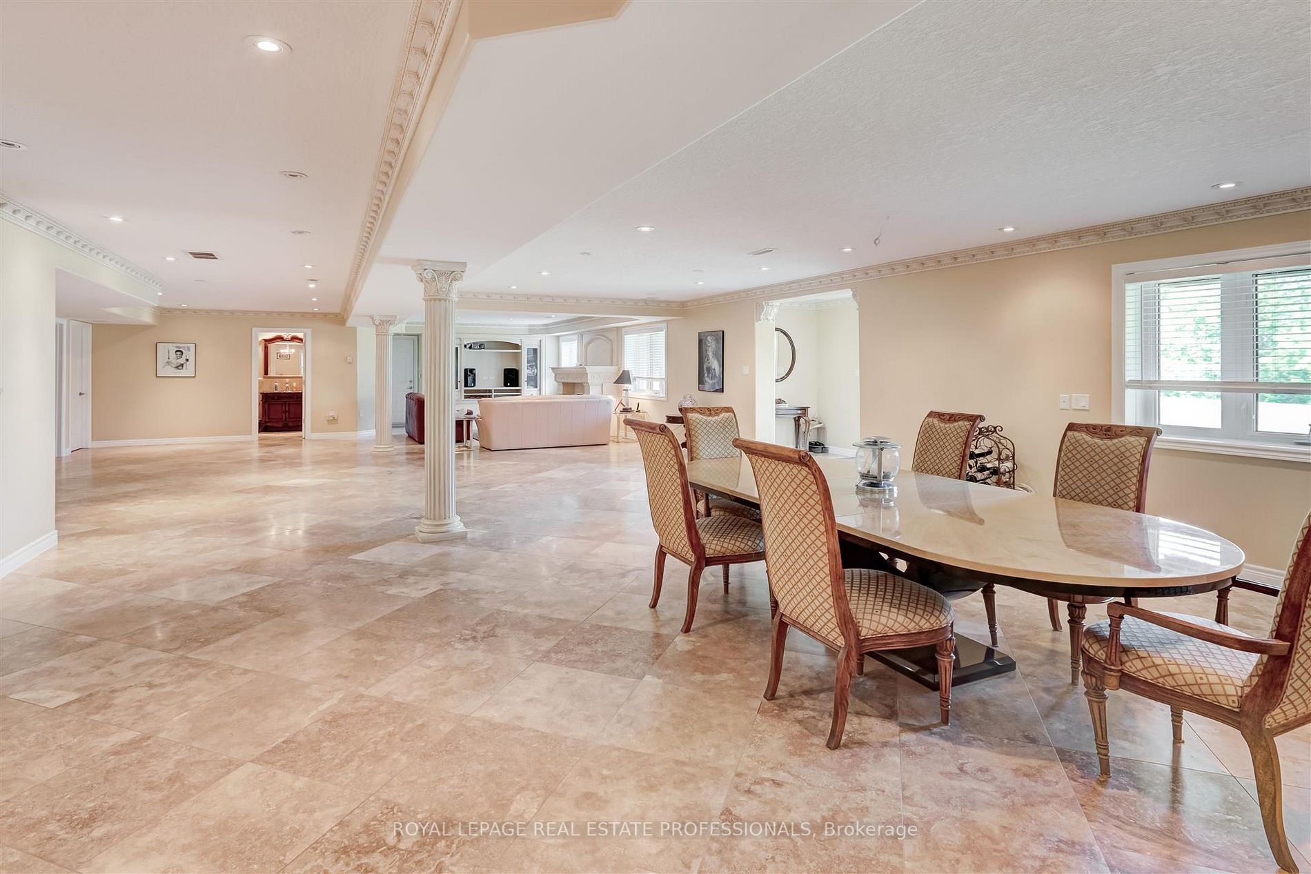1 Golfview Blvd