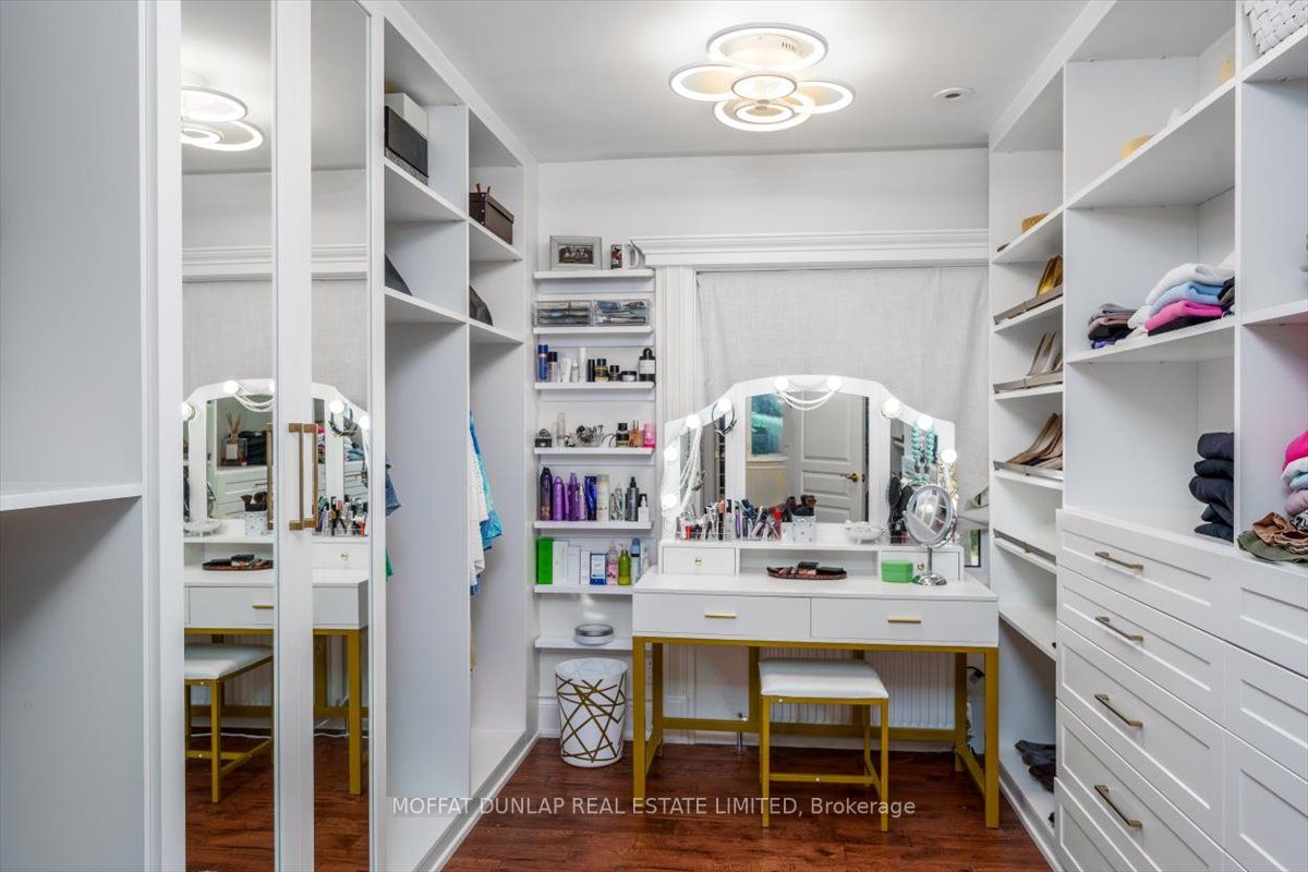 171 Kingscross Dr