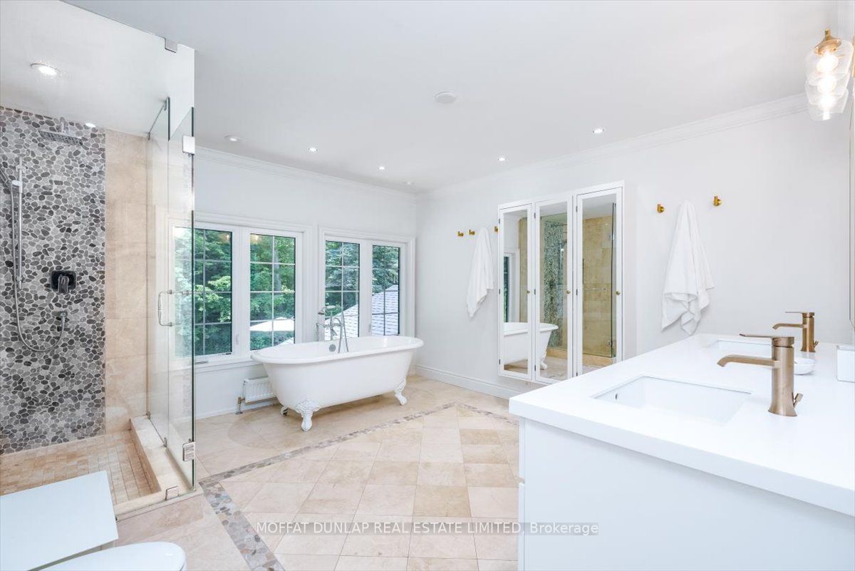 171 Kingscross Dr