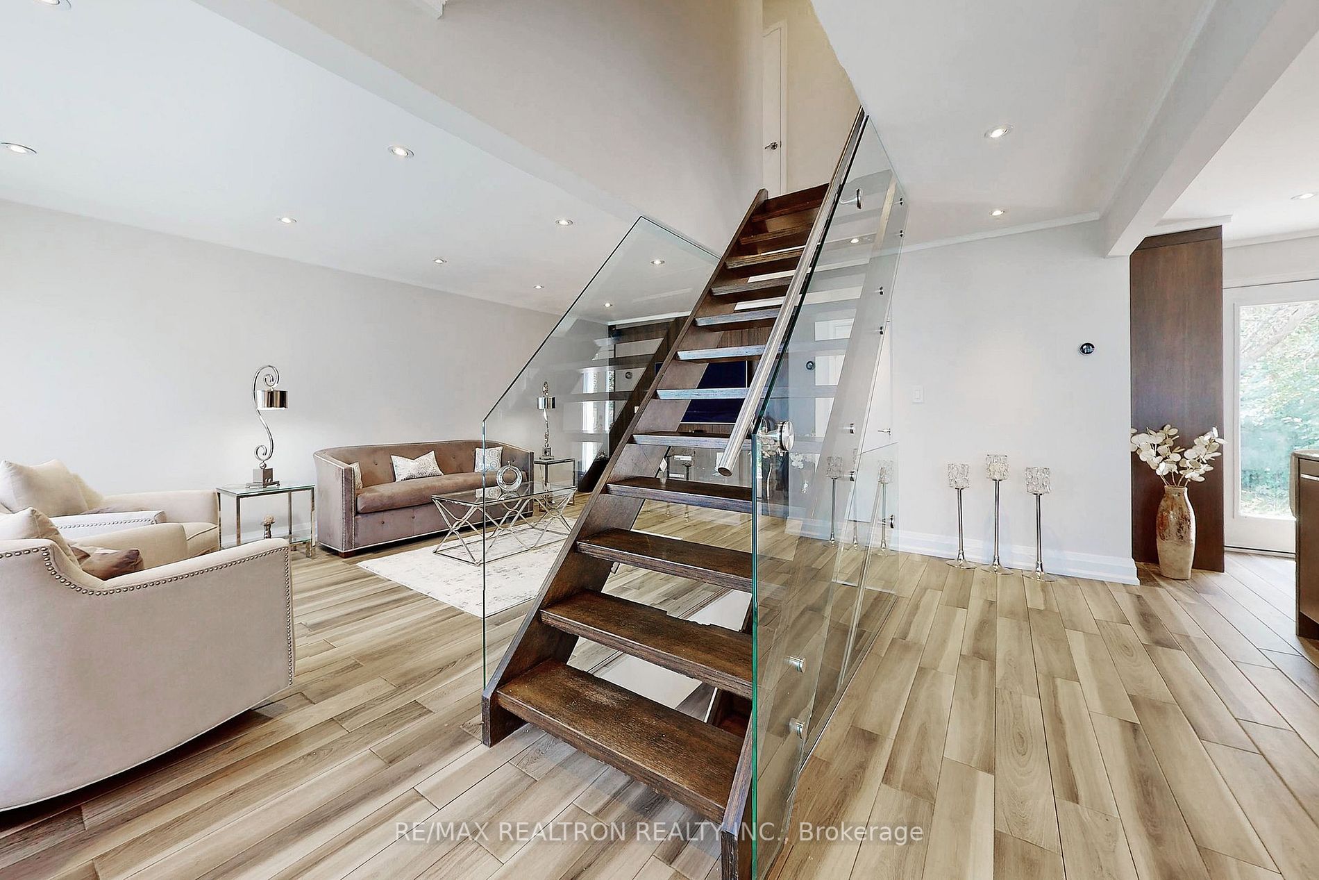 454 ALPER Street