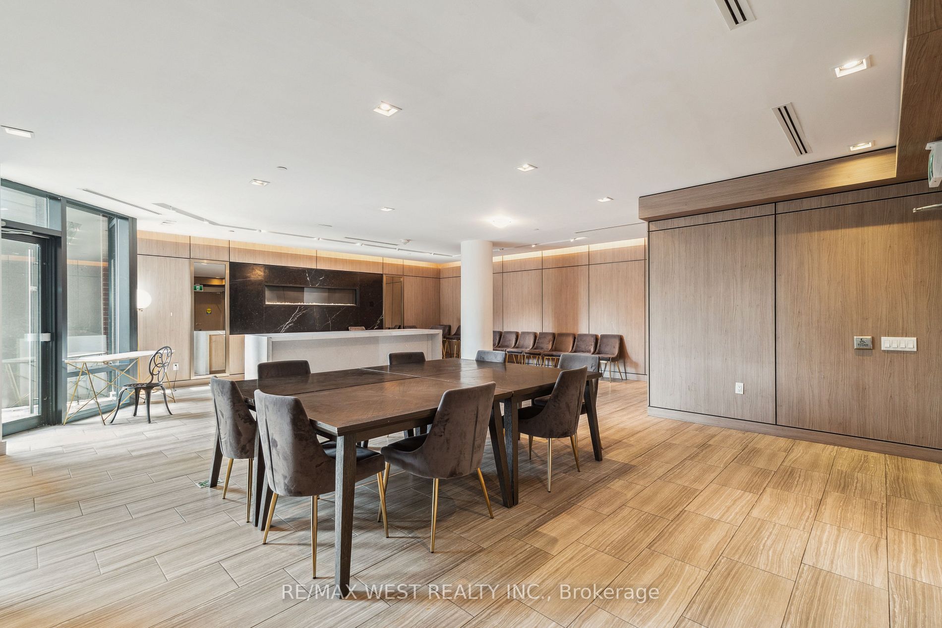 4800 Highway 7, #228