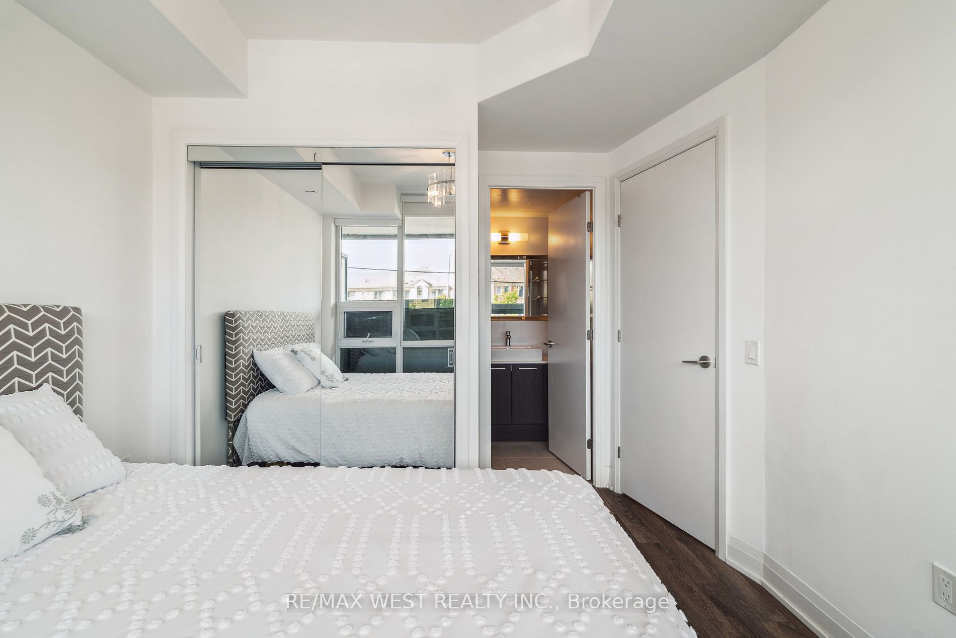 4800 Highway 7, #228
