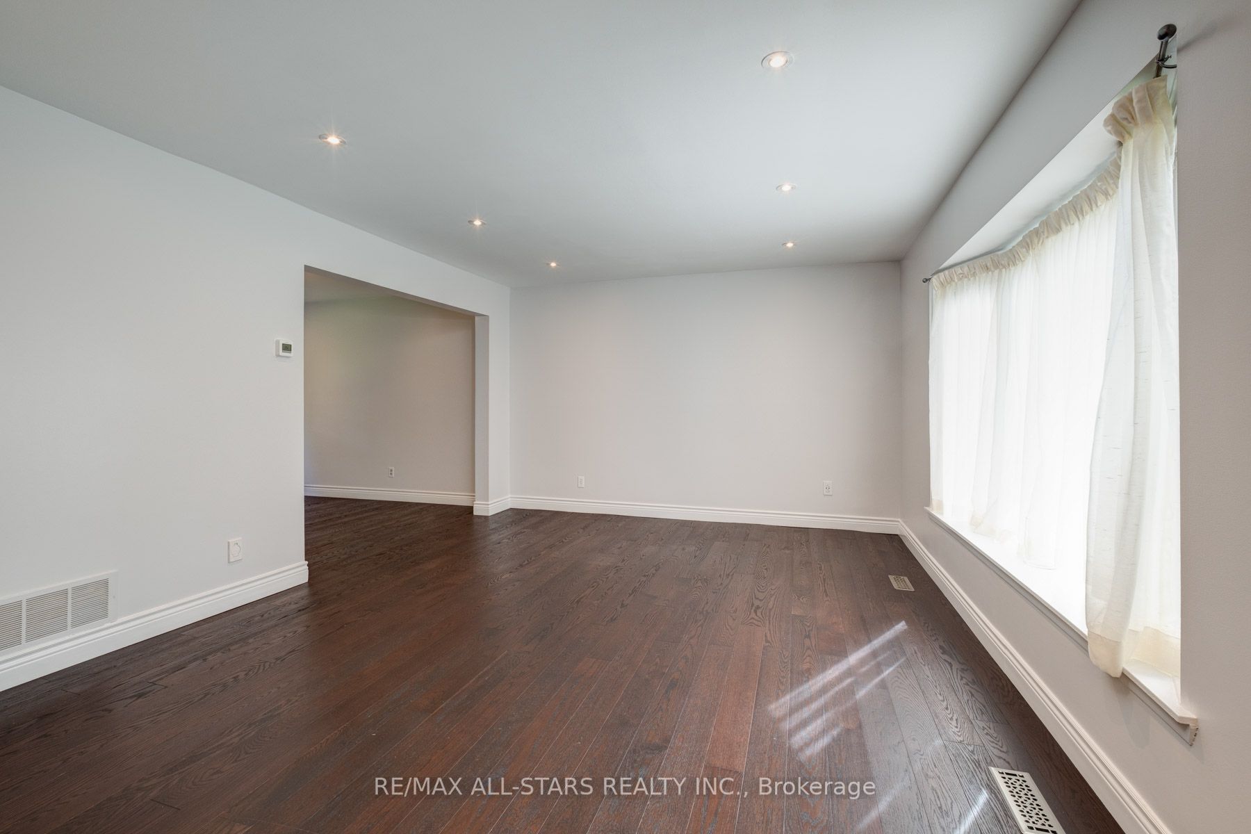 86 Ramona Blvd