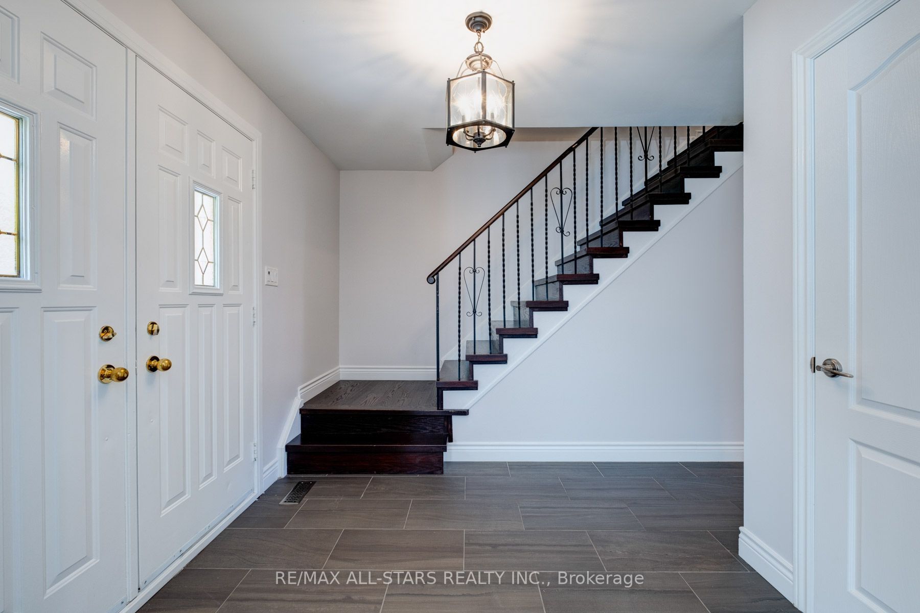 86 Ramona Blvd