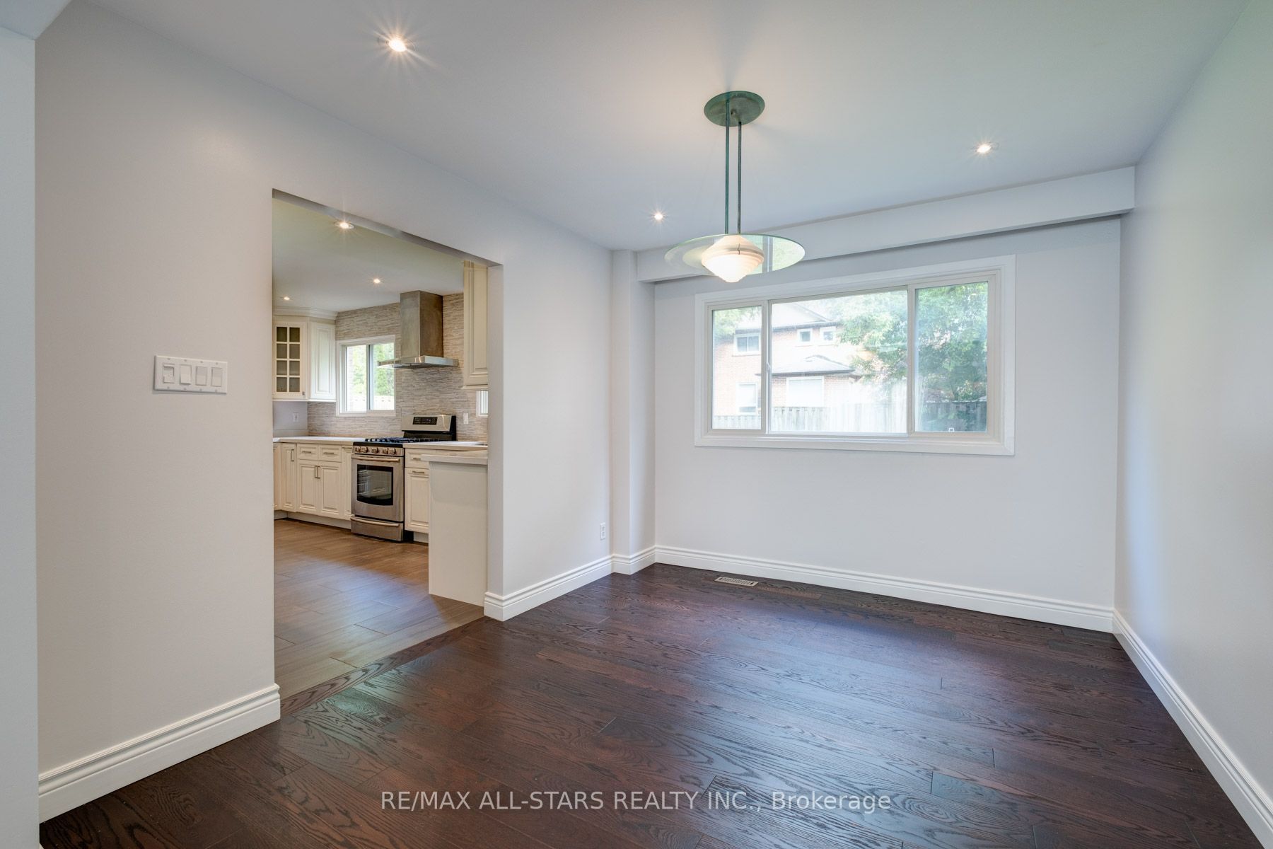 86 Ramona Blvd