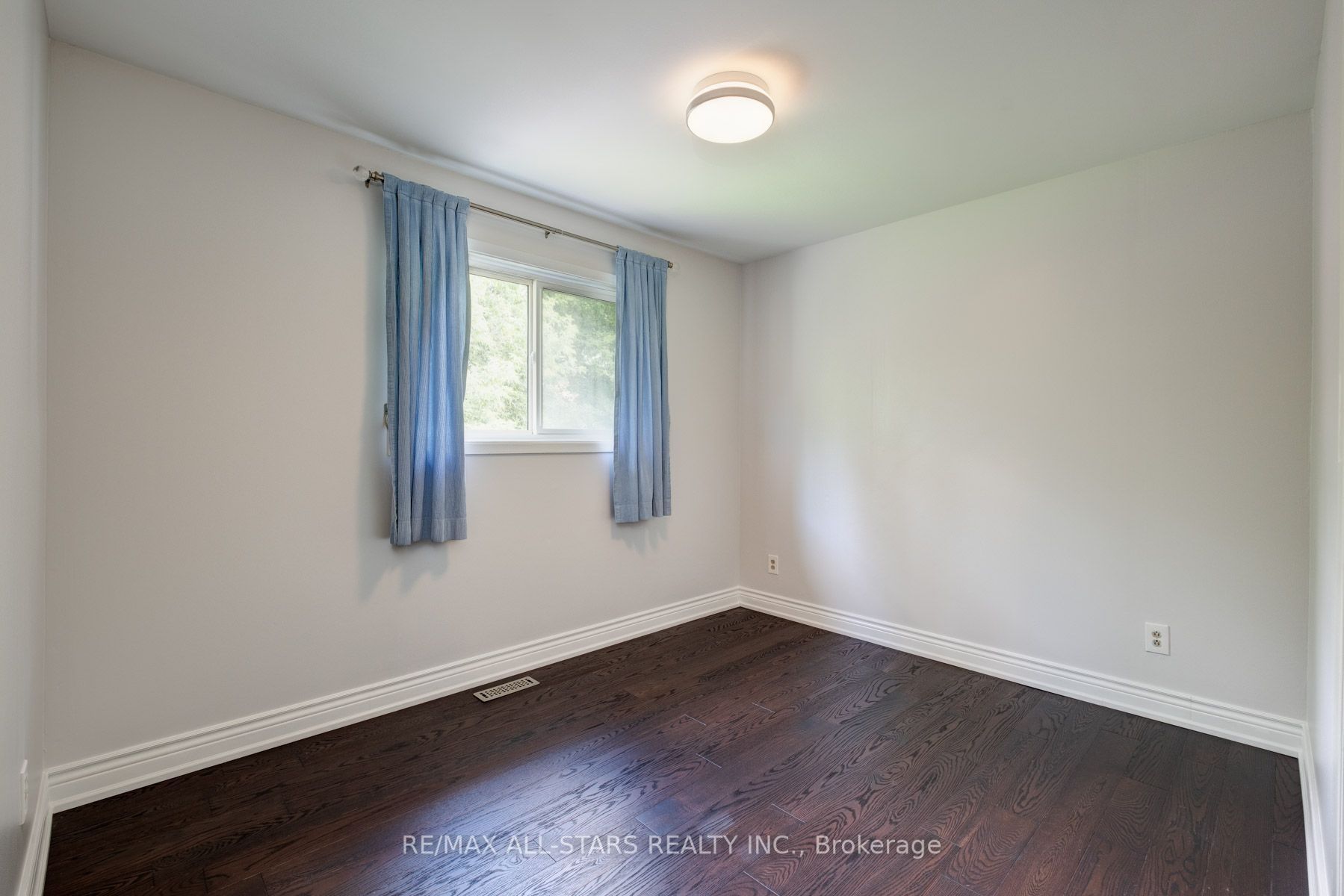 86 Ramona Blvd