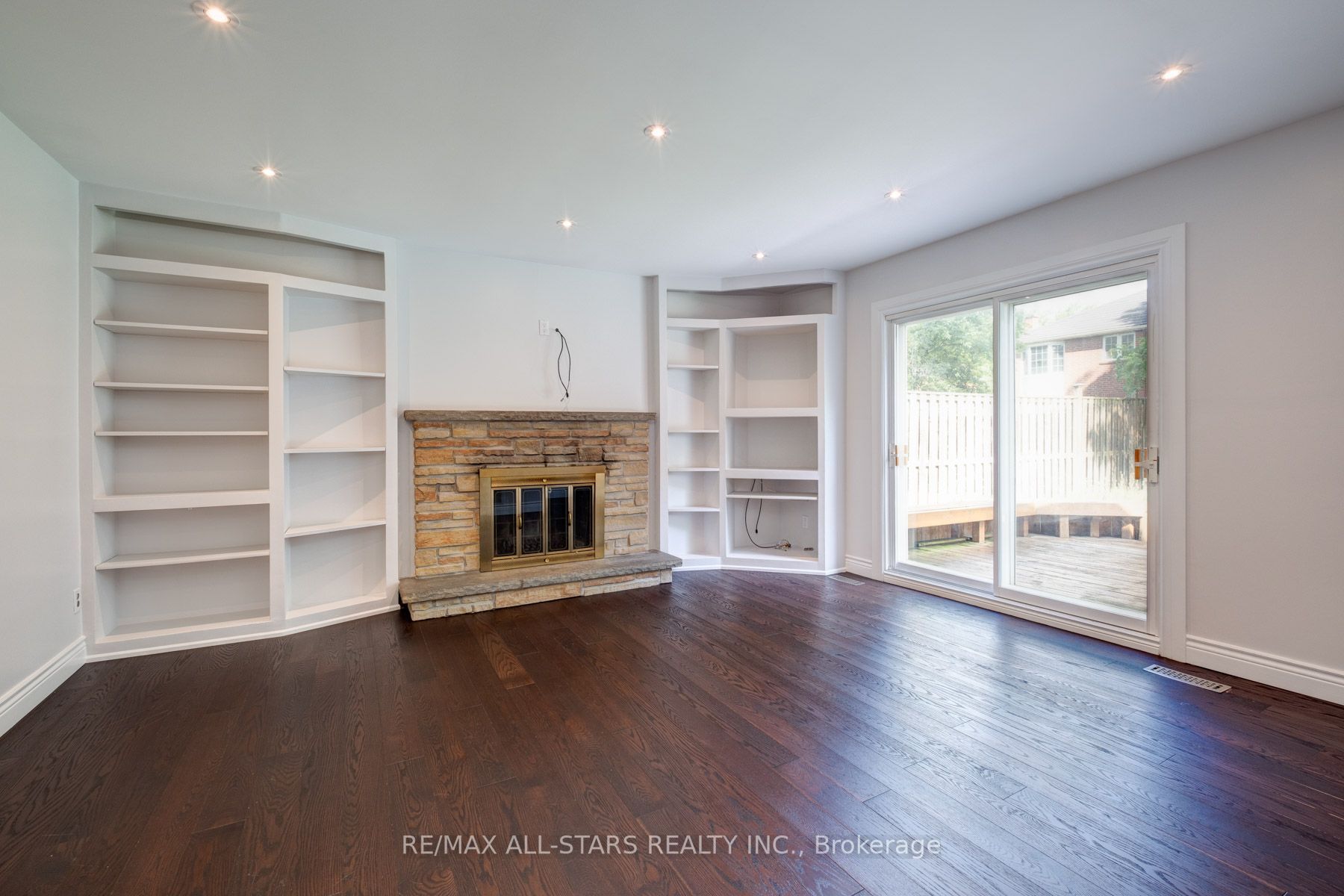 86 Ramona Blvd