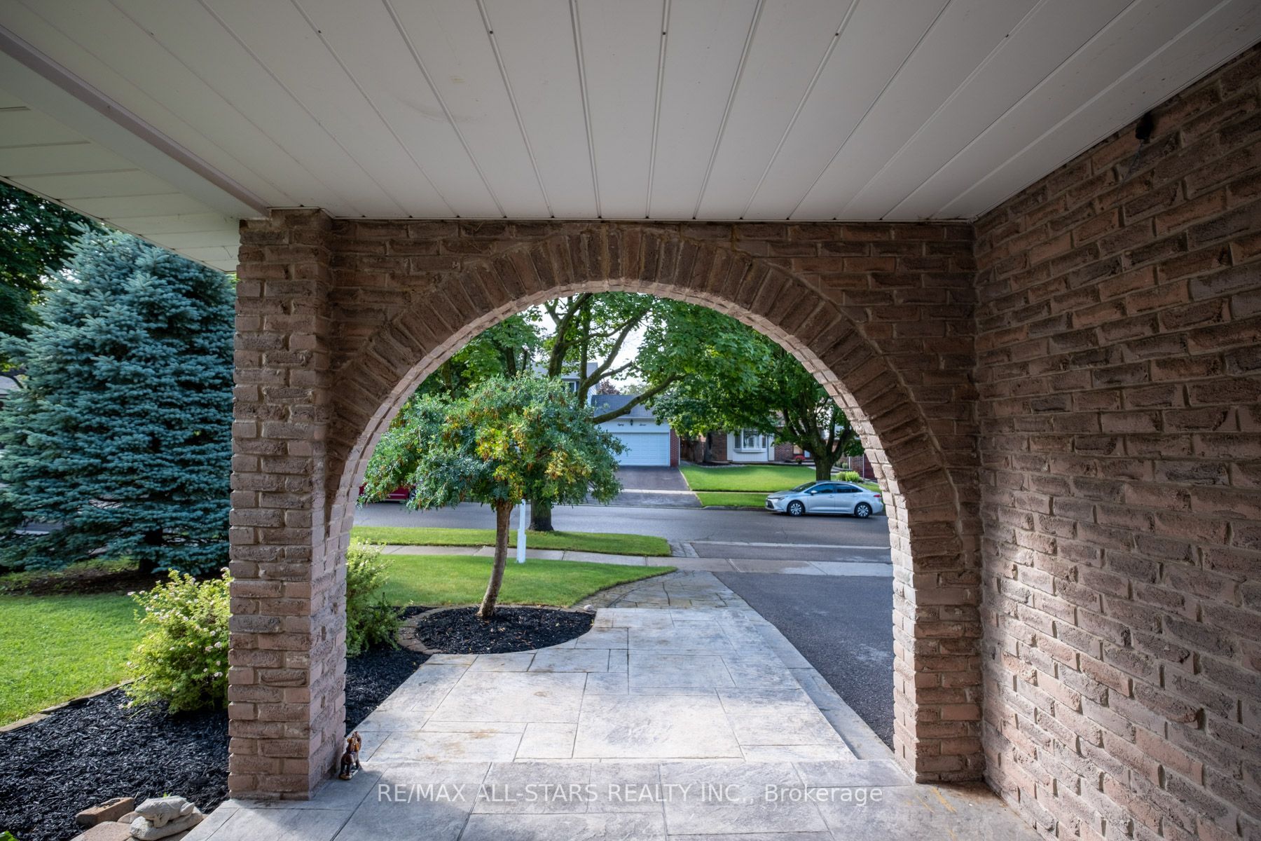 86 Ramona Blvd