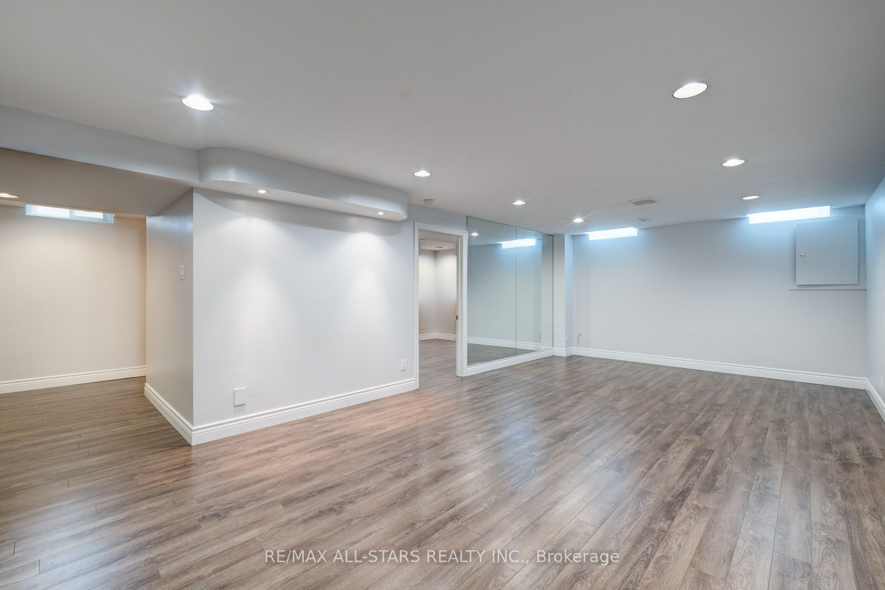 86 Ramona Blvd